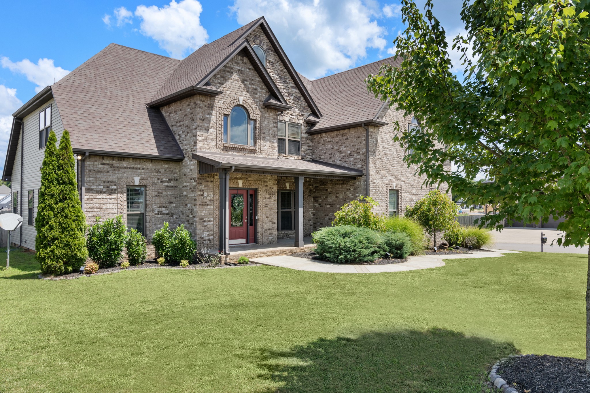 Clarksville, Tennessee, 37043, United States, 5 Bedrooms Bedrooms, ,4 BathroomsBathrooms,Residential,For Sale,1975936