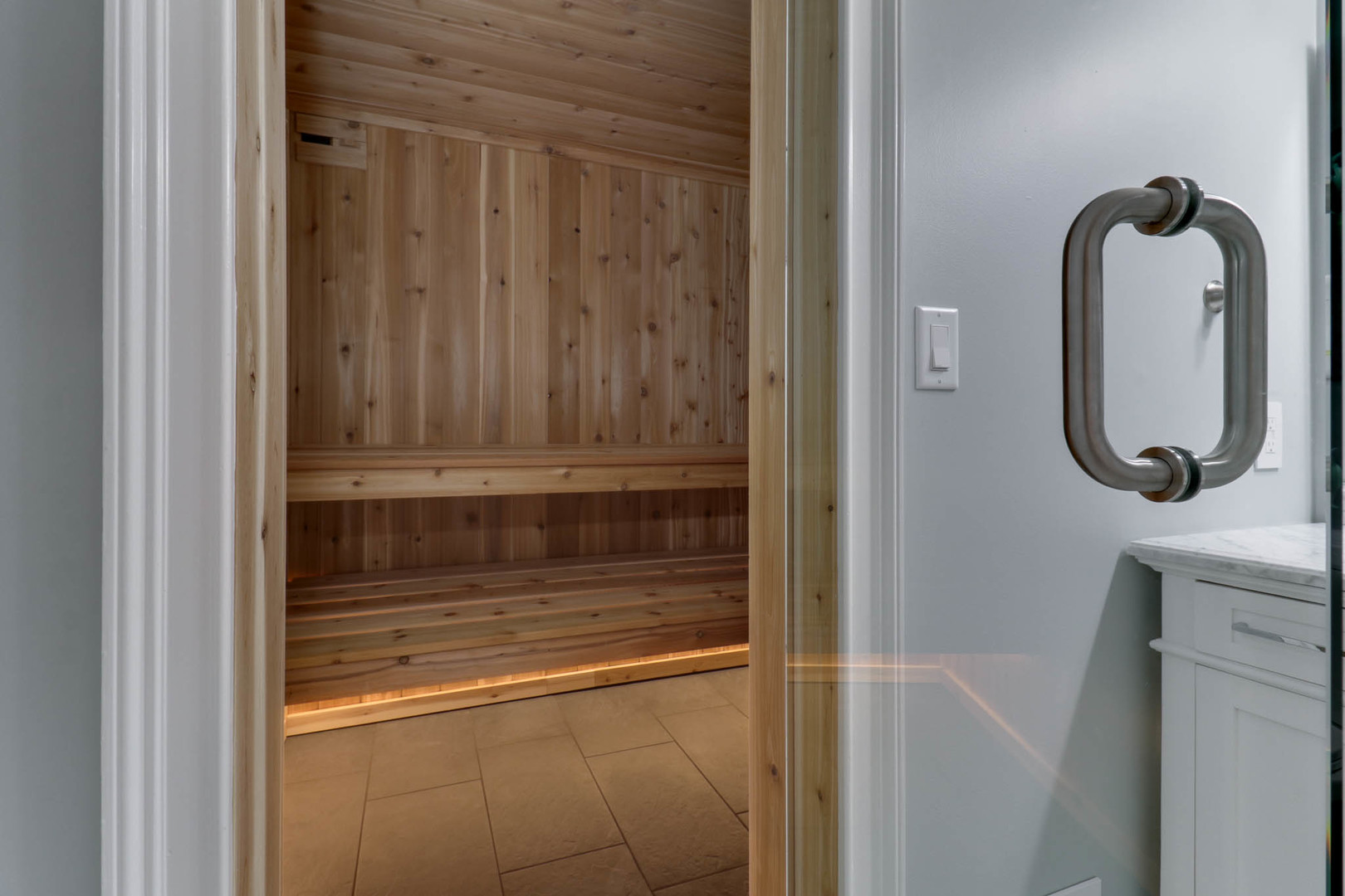 Bloomington, Illinois, 61704, United States, 5 Bedrooms Bedrooms, ,4 BathroomsBathrooms,Residential,For Sale,1991973