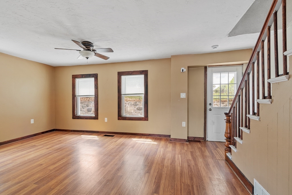 Stoneham, Massachusetts, 02180, United States, 4 Bedrooms Bedrooms, ,2 BathroomsBathrooms,Residential,For Sale,1898485