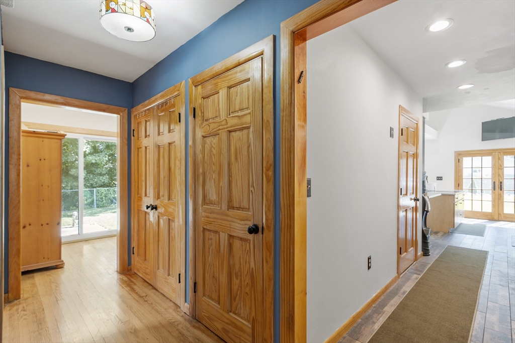 Framingham, Massachusetts, 01701, United States, 4 Bedrooms Bedrooms, ,3 BathroomsBathrooms,Residential,For Sale,1939196