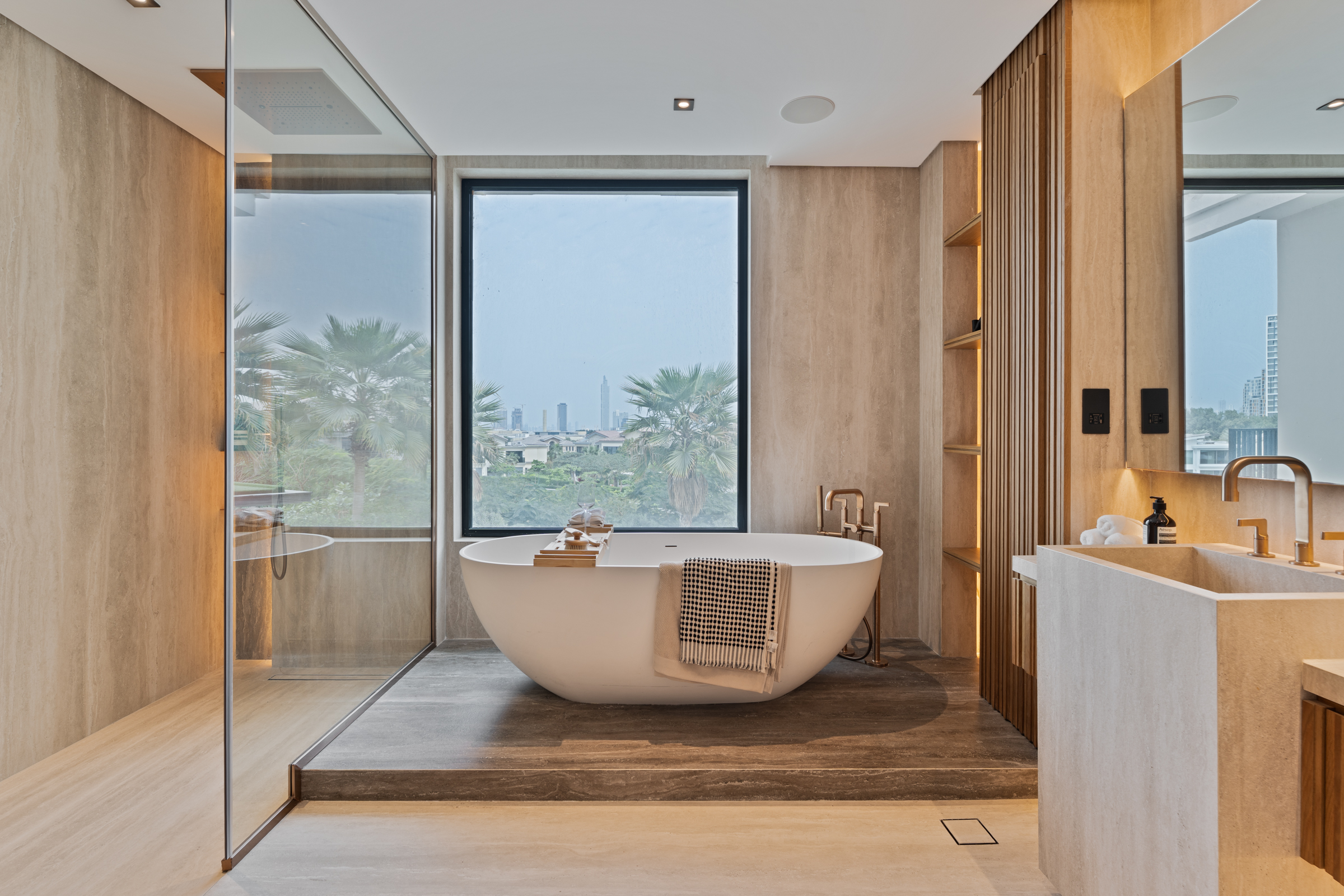  Refined Ready-to-Move Villa With Lake Views in JGE - 物件實景