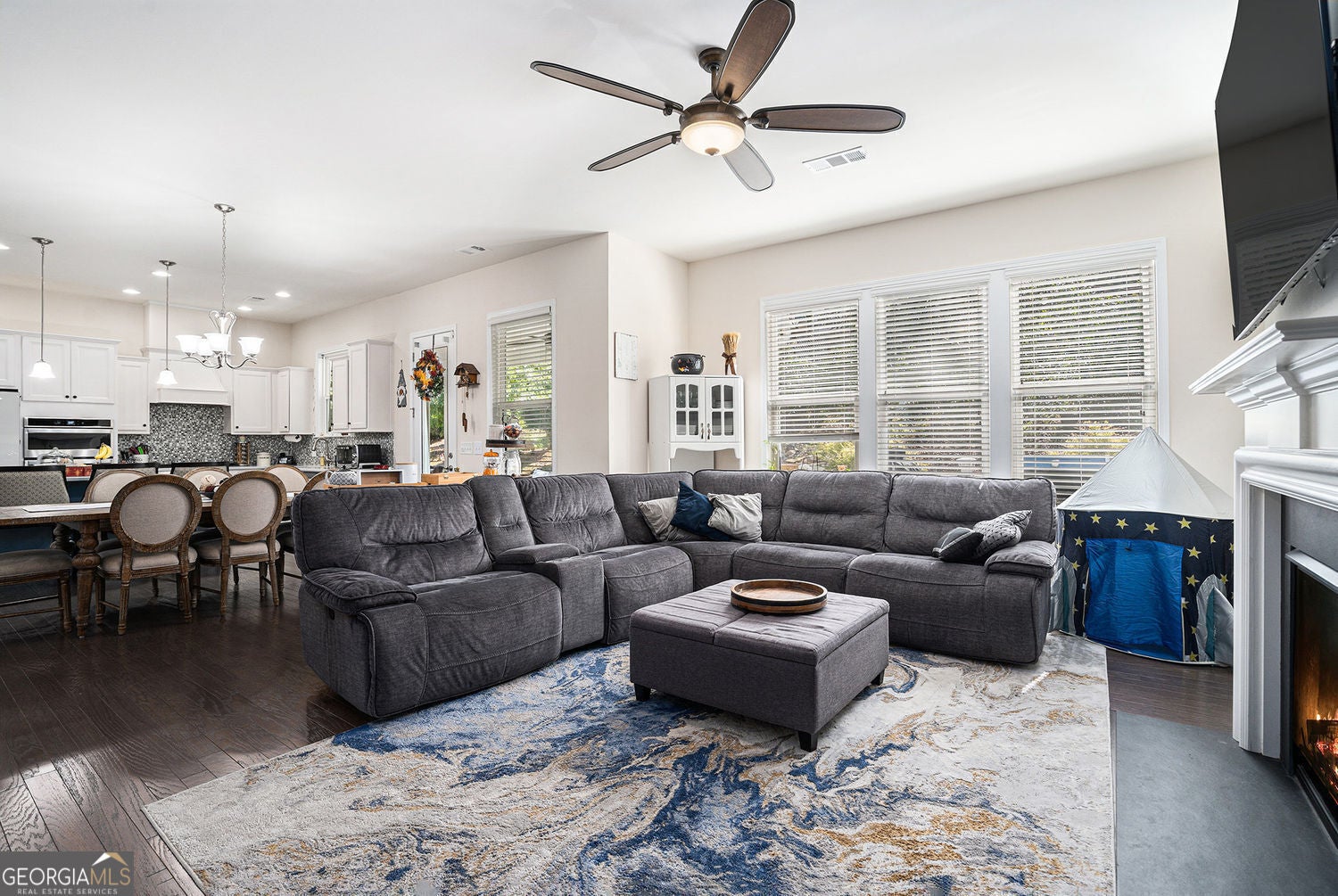 Kennesaw, Georgia, 30152, United States, 5 Bedrooms Bedrooms, ,4 BathroomsBathrooms,Residential,For Sale,1964228