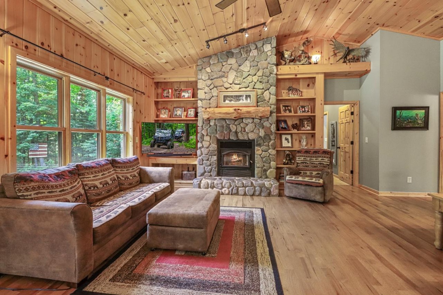 Mercer, Wisconsin, 54547, United States, 32 Bedrooms Bedrooms, ,1 BathroomBathrooms,Residential,For Sale,1872742