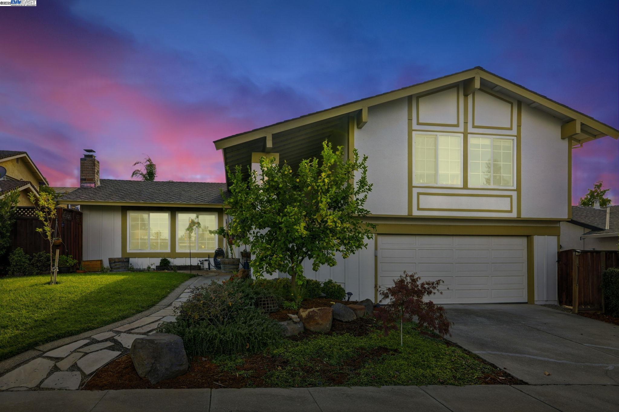 Pleasanton, California, 94566, United States, 4 Bedrooms Bedrooms, ,2 BathroomsBathrooms,Residential,For Sale,1988174