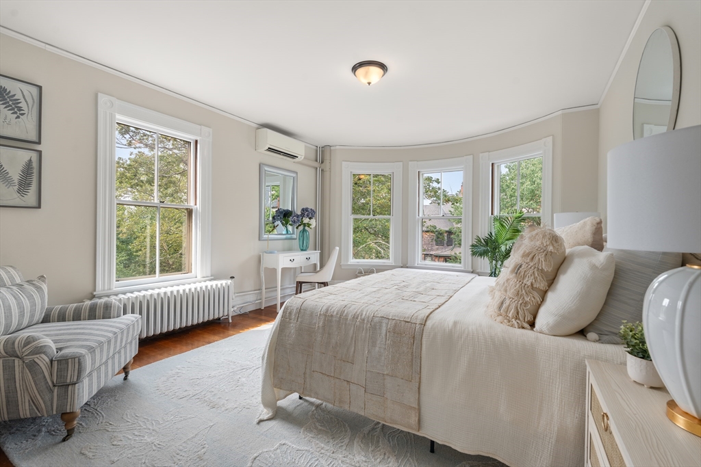 Cambridge, Massachusetts, 02140, United States, 5 Bedrooms Bedrooms, ,4 BathroomsBathrooms,Residential,For Sale,1939674