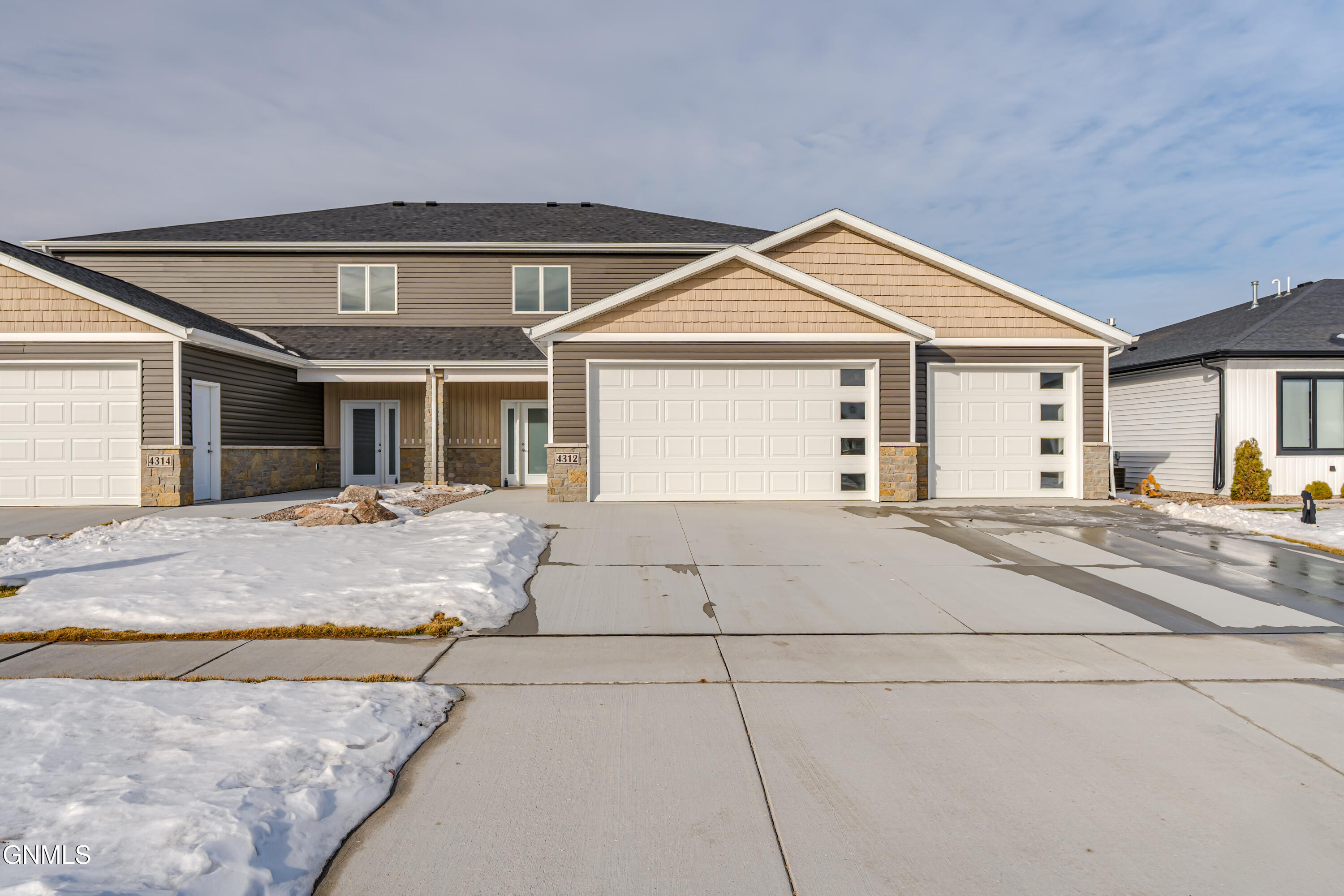 Bismarck, North Dakota, 58504, United States, 3 Bedrooms Bedrooms, ,3 BathroomsBathrooms,Residential,For Sale,1978432