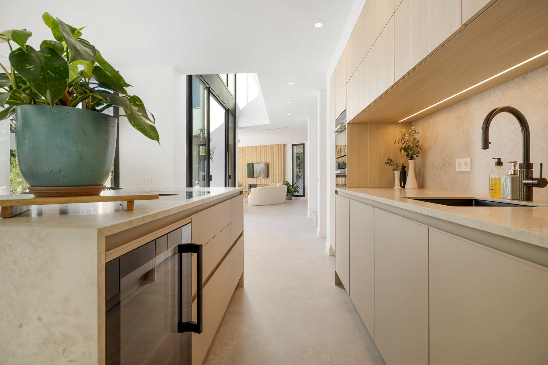  Newly Built Villa a Short Walk to the Beach in the Prestigious Marbesa Area - 物件實景
