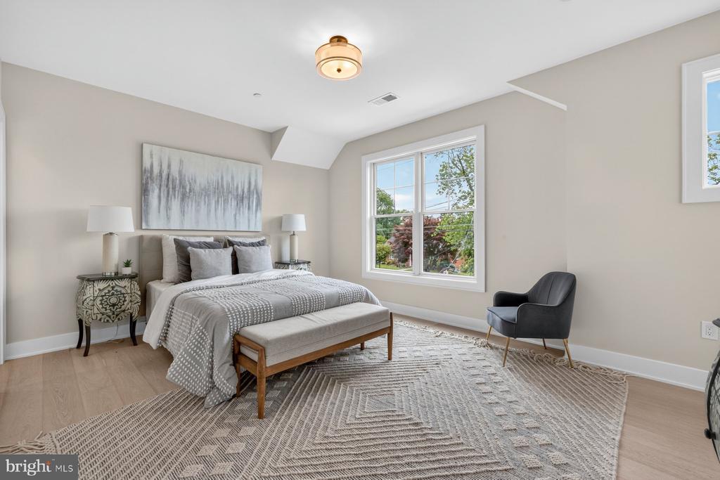 Kensington, Maryland, 20895, United States, 5 Bedrooms Bedrooms, ,5 BathroomsBathrooms,Residential,For Sale,2048532