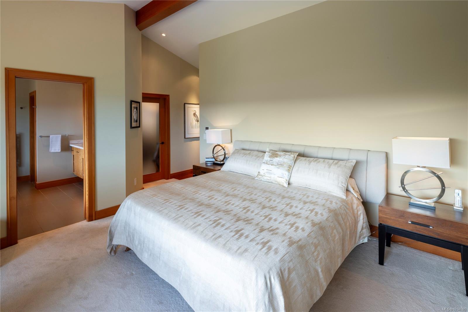 CENTRAL SAANICH, British Columbia, V8M 1S2, CA, 3 Bedrooms Bedrooms, ,Residential,For Sale,1950978