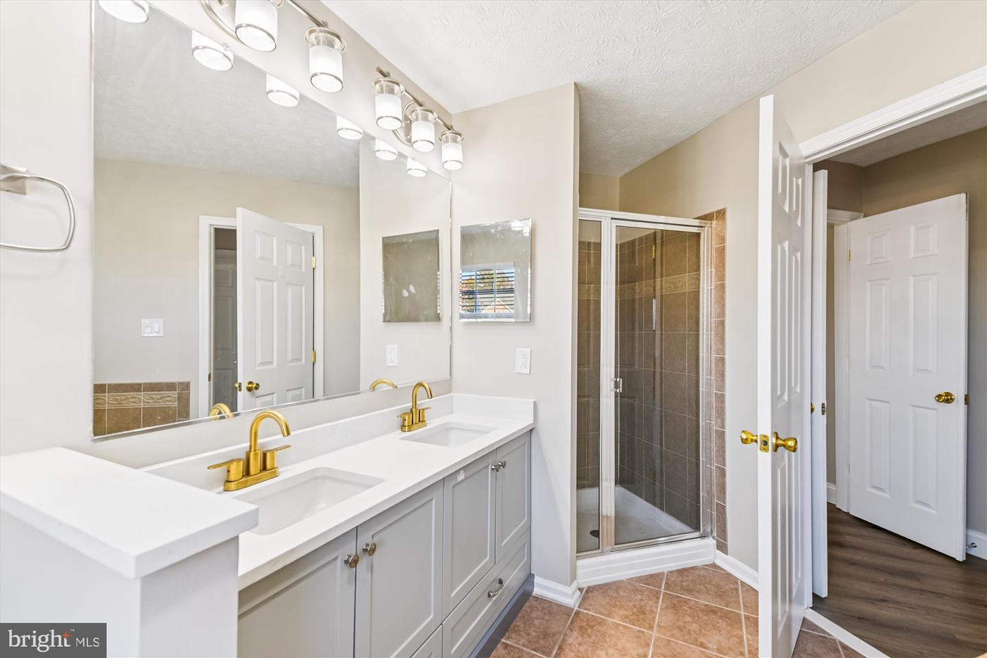 Aberdeen, Maryland, 21001, United States, 6 Bedrooms Bedrooms, ,4 BathroomsBathrooms,Residential,For Sale,1989015