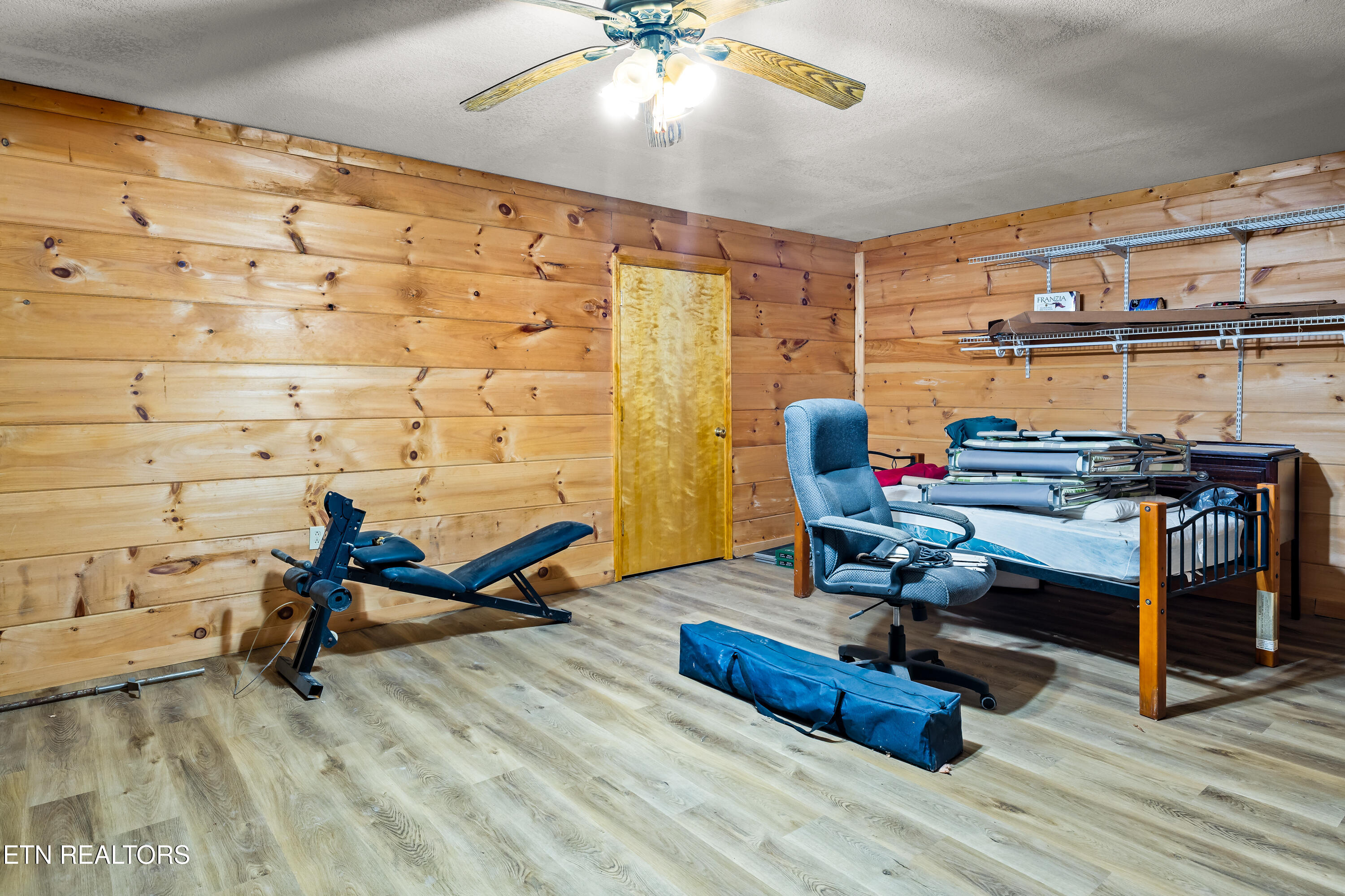 Vonore, Tennessee, 37885, United States, 3 Bedrooms Bedrooms, ,4 BathroomsBathrooms,Residential,For Sale,2048933
