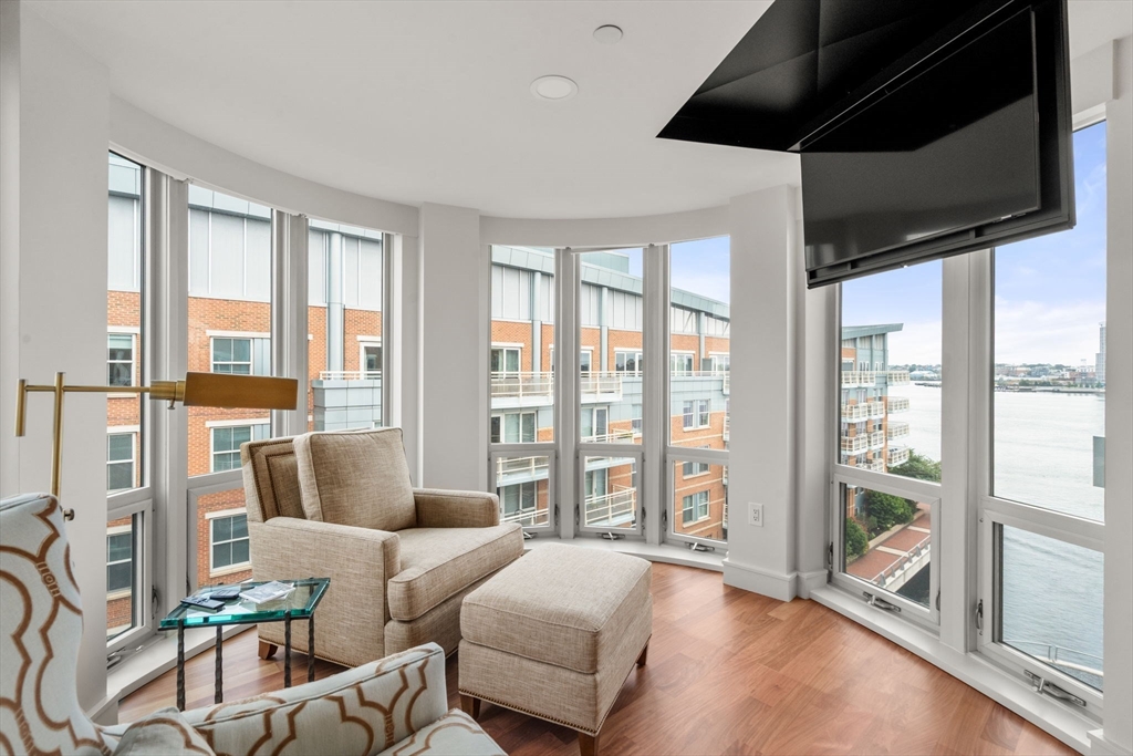 Boston, Massachusetts, 02109, United States, 3 Bedrooms Bedrooms, ,3 BathroomsBathrooms,Residential,For Sale,1847370