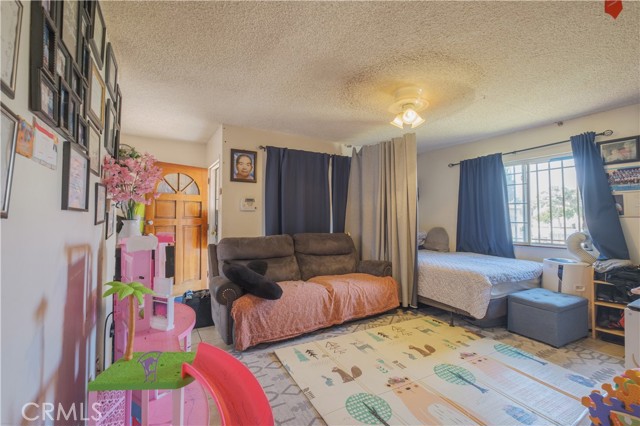 Los Angeles, California, 90044, United States, 3 Bedrooms Bedrooms, ,2 BathroomsBathrooms,Residential,For Sale,1937923