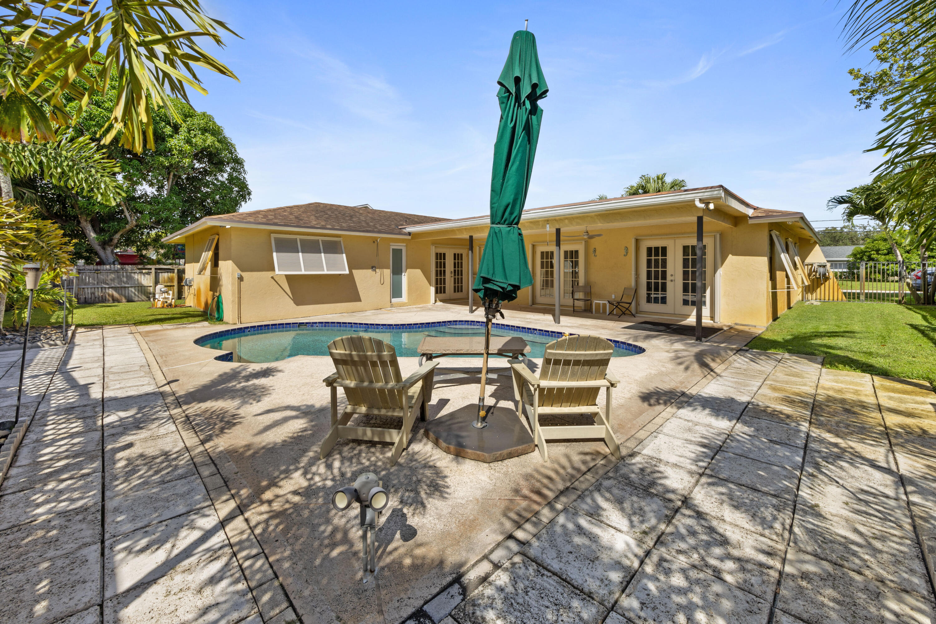 Lake Worth, Florida, 33462, United States, 3 Bedrooms Bedrooms, ,2 BathroomsBathrooms,Residential,For Sale,1966496