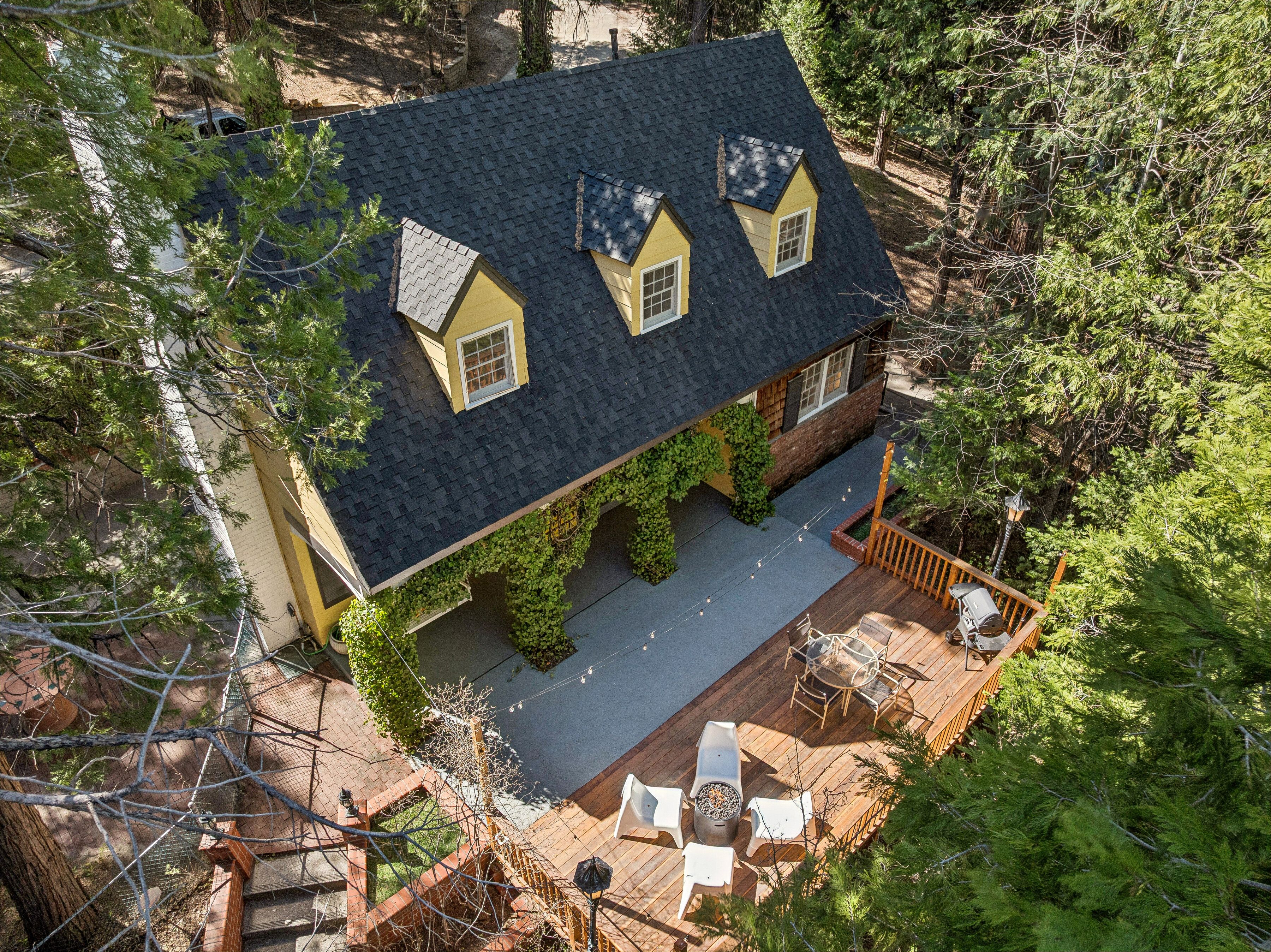  222 Holiday Drive, Lake Arrowhead, CA 92352 - 物件實景