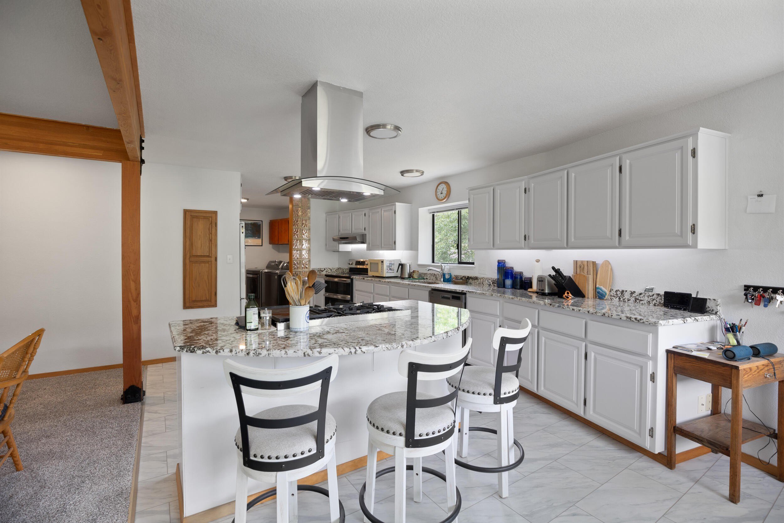 Grants Pass, Oregon, 97527, United States, 3 Bedrooms Bedrooms, ,3 BathroomsBathrooms,Residential,For Sale,1822817