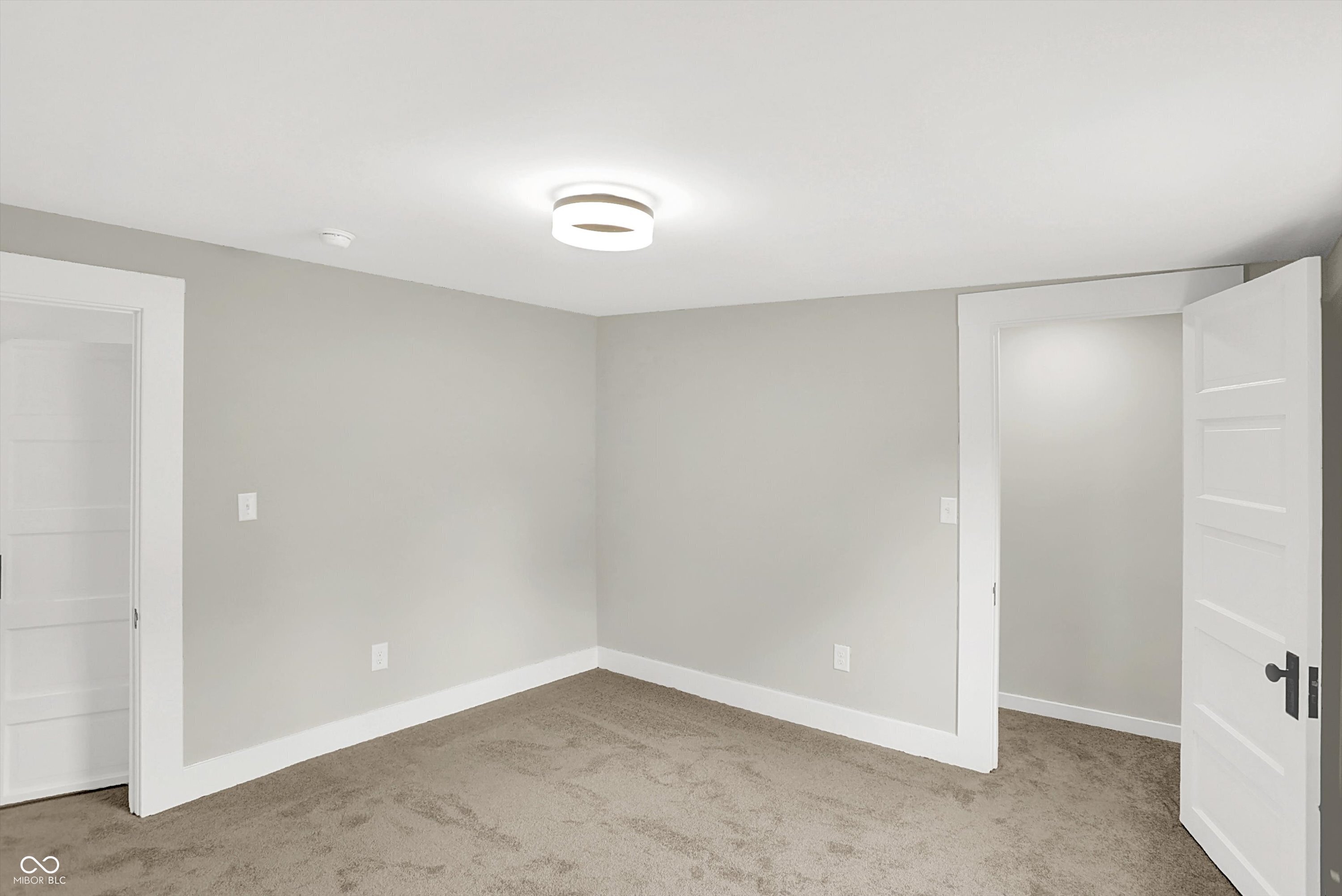 Indianapolis, Indiana, 46205, United States, 3 Bedrooms Bedrooms, ,3 BathroomsBathrooms,Residential,For Sale,1982816