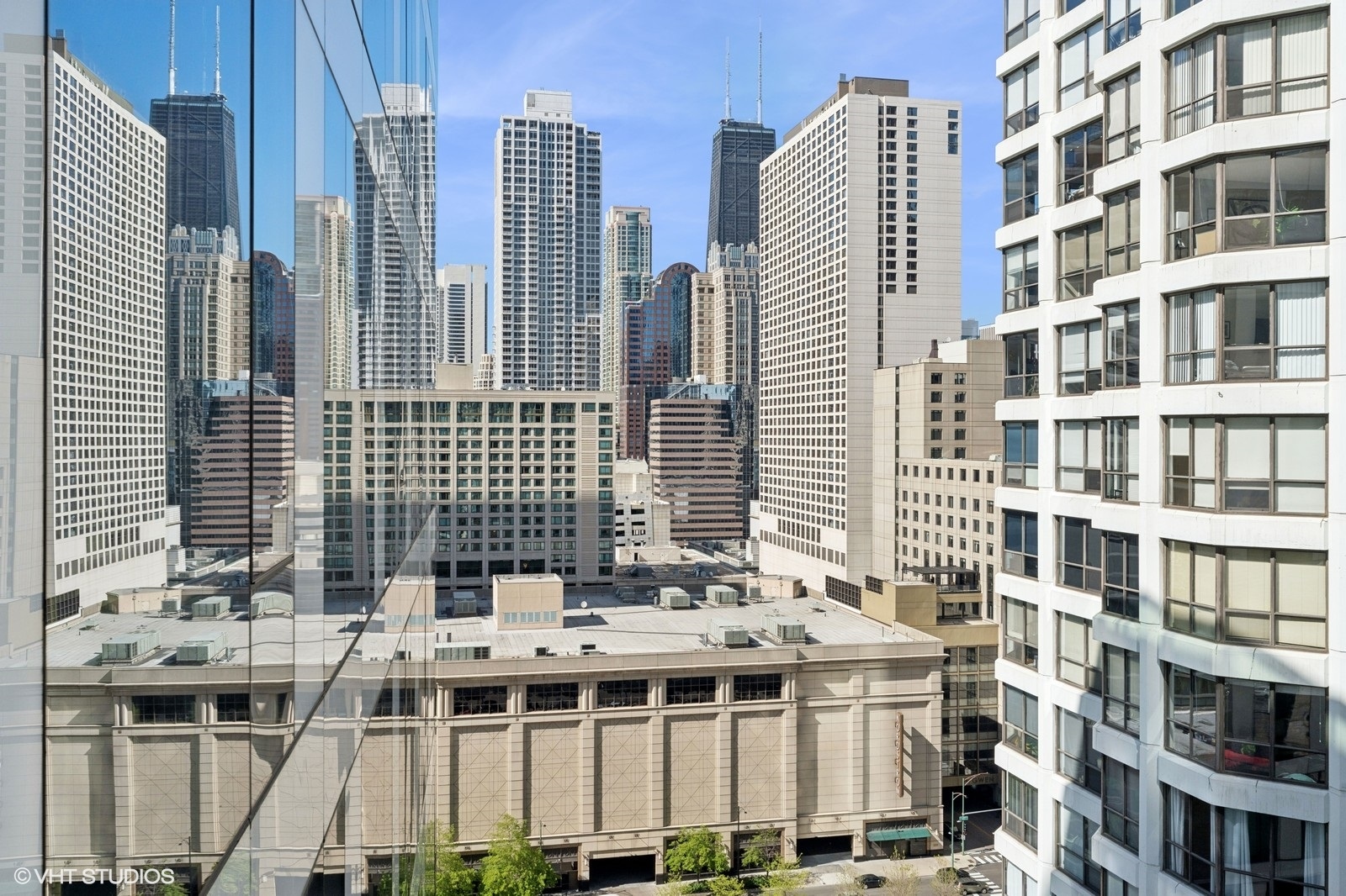 Chicago, Illinois, 60611, United States, 3 Bedrooms Bedrooms, ,4 BathroomsBathrooms,Residential,For Sale,1903791