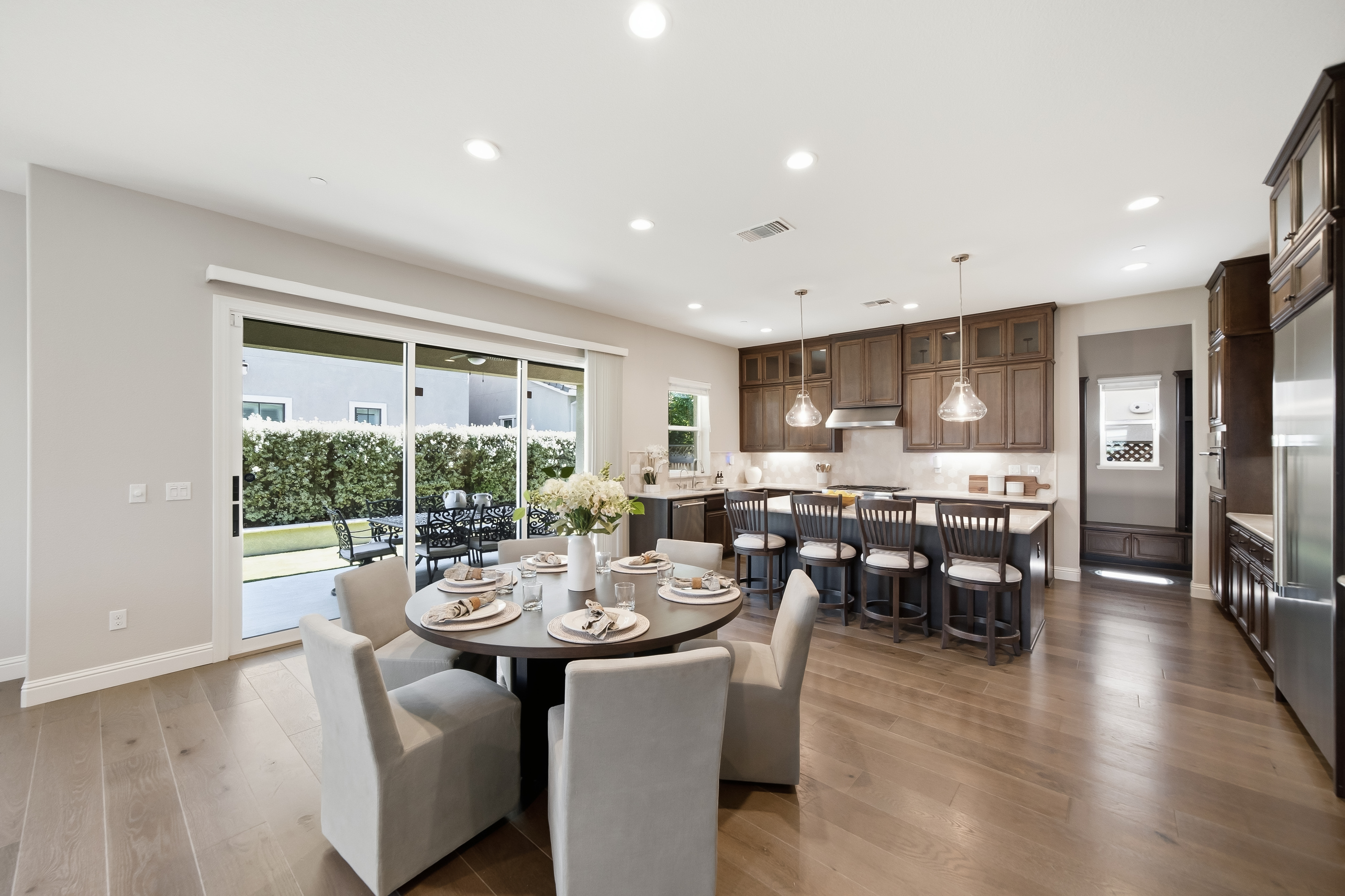  Elevated Modern Living in Sanctuary Village - 物件實景