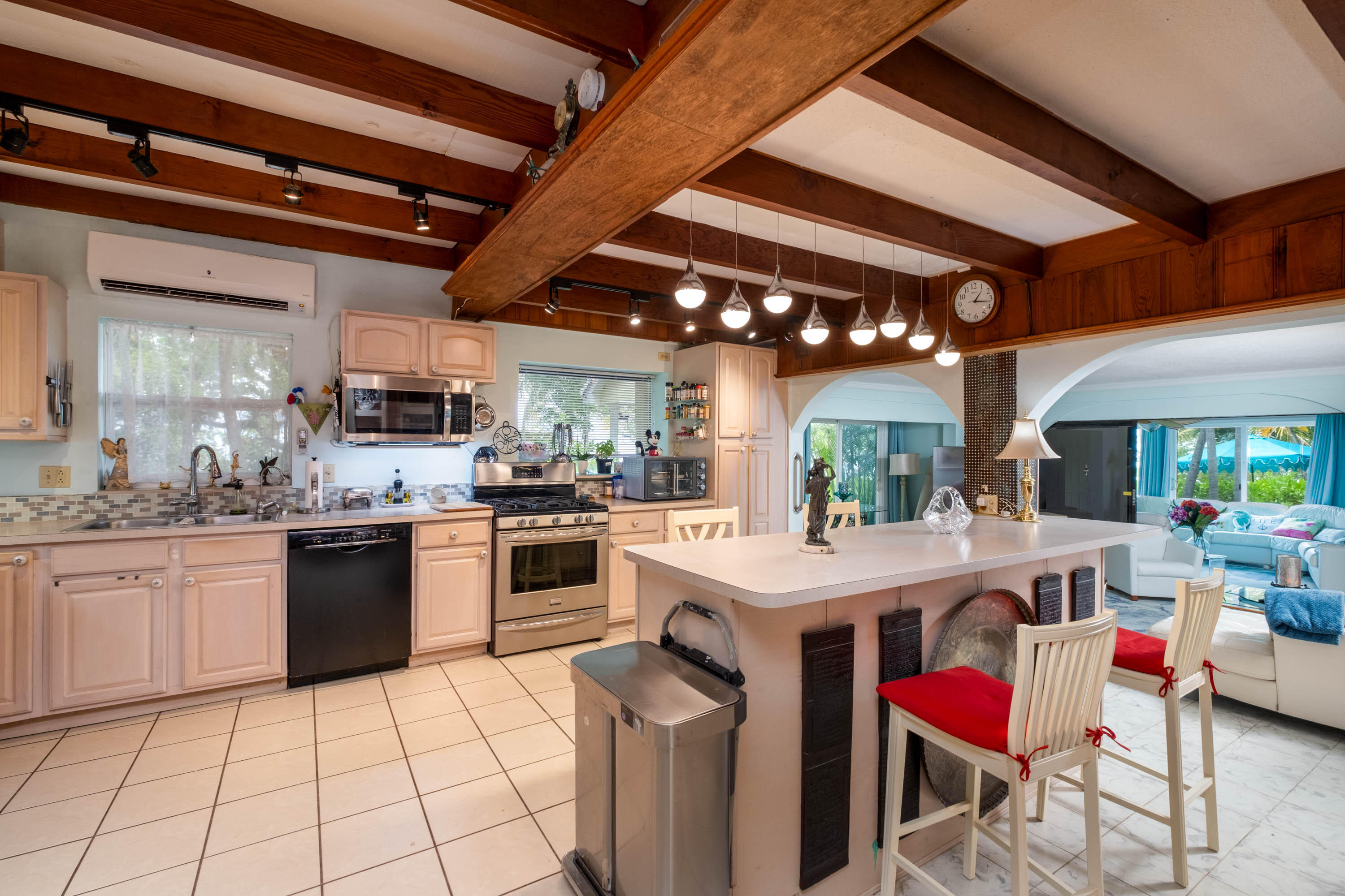 KEY LARGO, Florida, 33037, United States, 10 Bedrooms Bedrooms, ,9 BathroomsBathrooms,Residential,For Sale,1993450