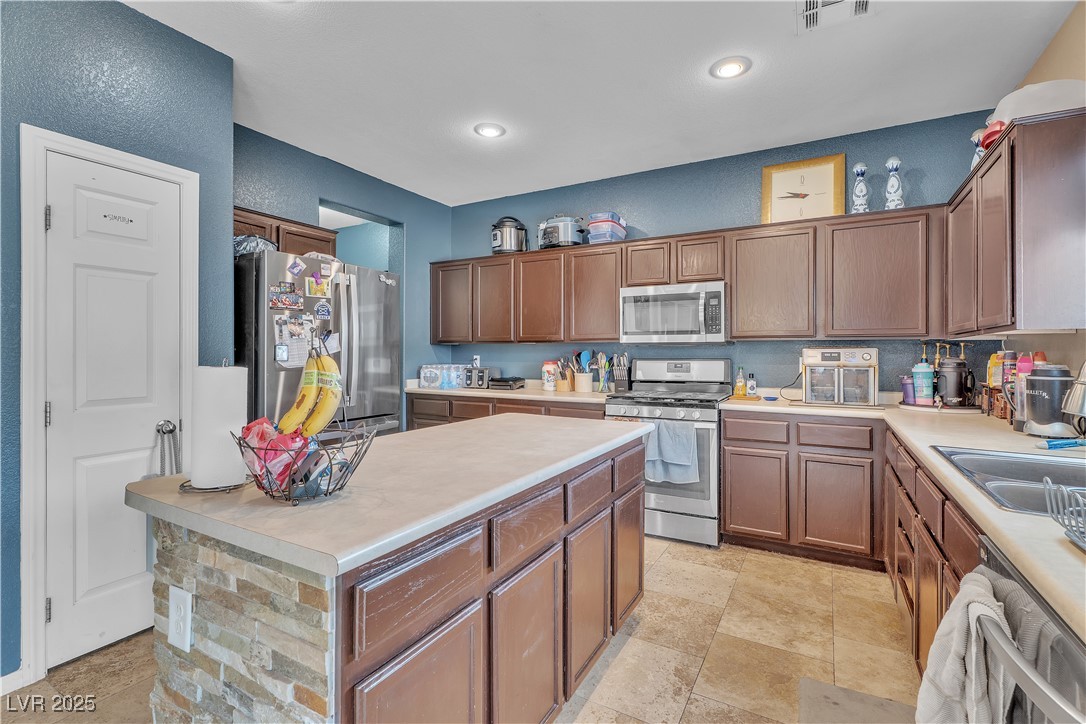 North Las Vegas, Nevada, 89081, United States, 4 Bedrooms Bedrooms, ,3 BathroomsBathrooms,Residential,For Sale,1996909