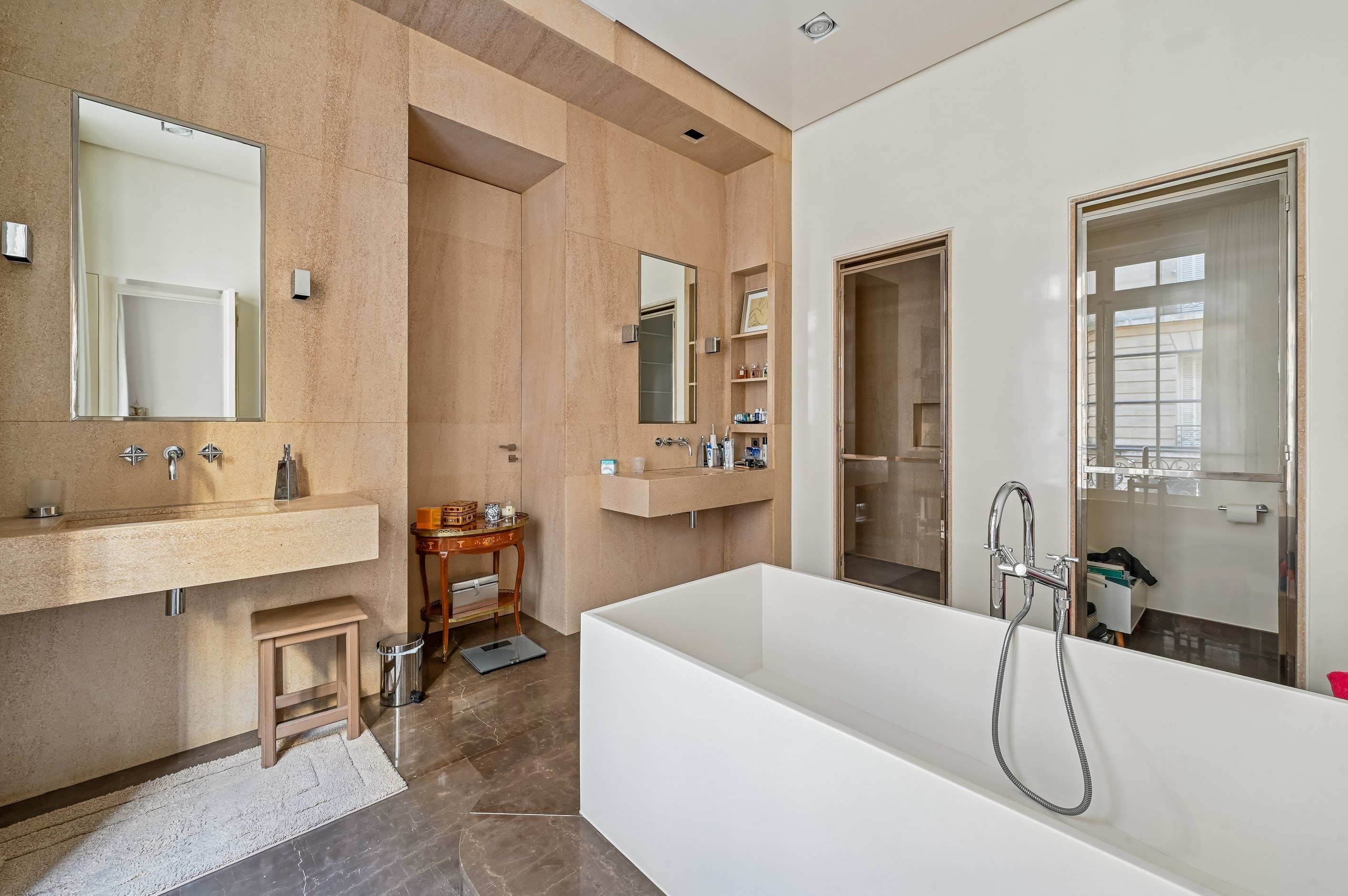  Avenue Foch — Exceptional Duplex Designed by Pierre Yovanovitch with Landscaped… - 物件實景