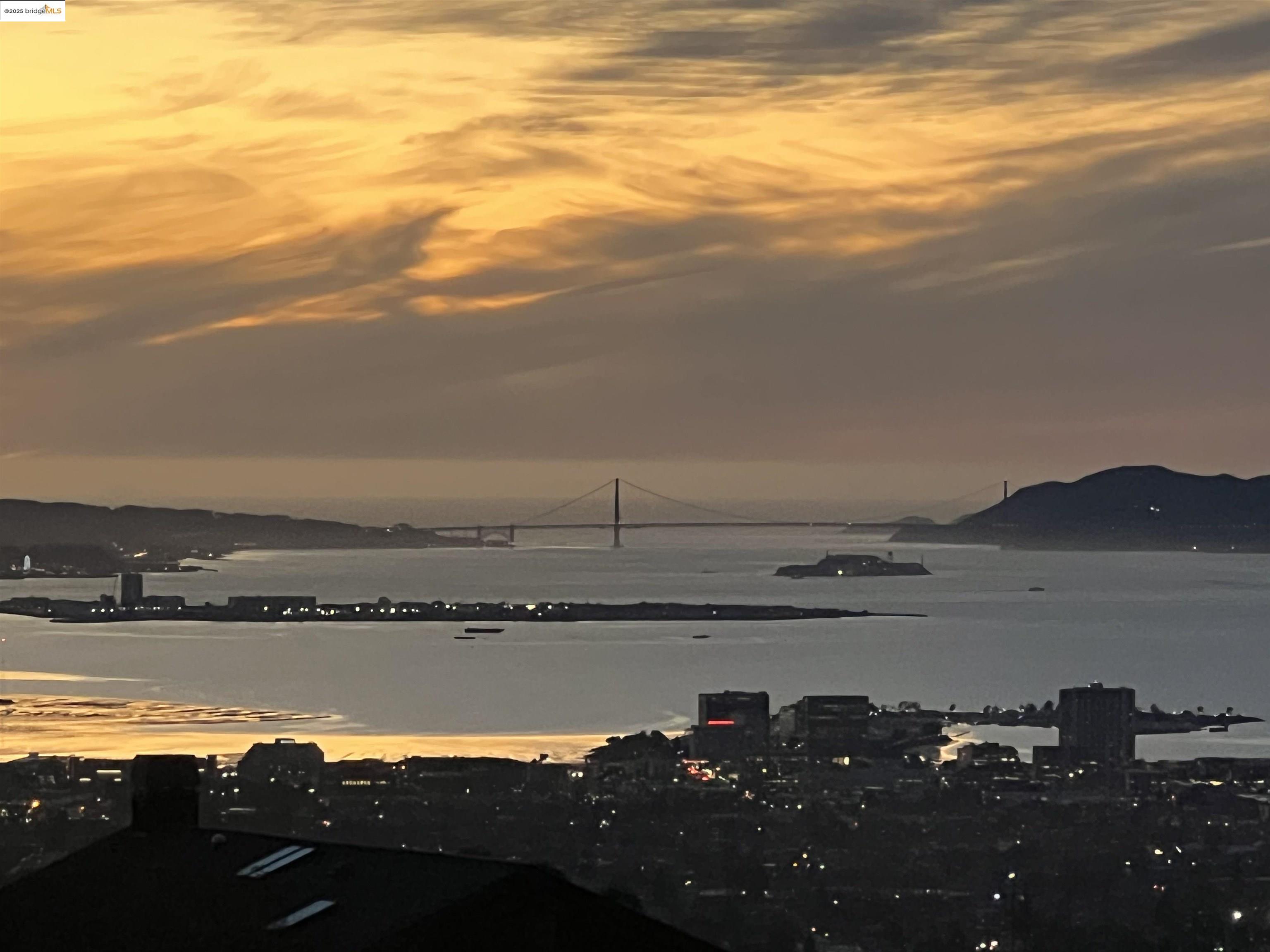 Oakland, California, 94611, United States, 2 Bedrooms Bedrooms, ,1 BathroomBathrooms,Residential,For Sale,1803995