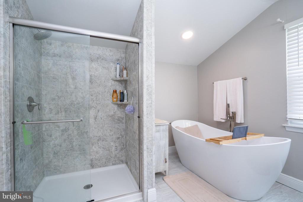 Princeton, New Jersey, 08540, United States, 4 Bedrooms Bedrooms, ,3 BathroomsBathrooms,Residential,For Sale,1977761