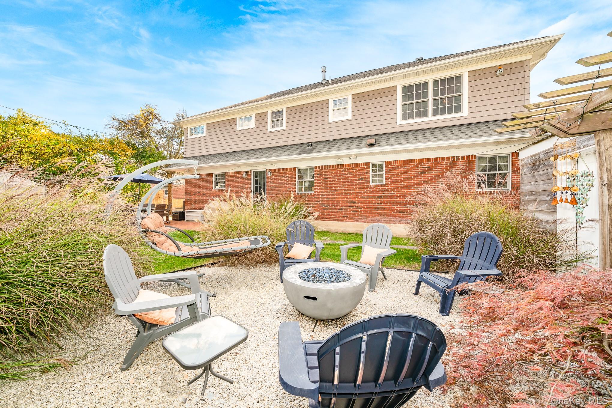 New Hyde Park, New York, 11040, United States, 4 Bedrooms Bedrooms, ,4 BathroomsBathrooms,Residential,For Sale,1976805