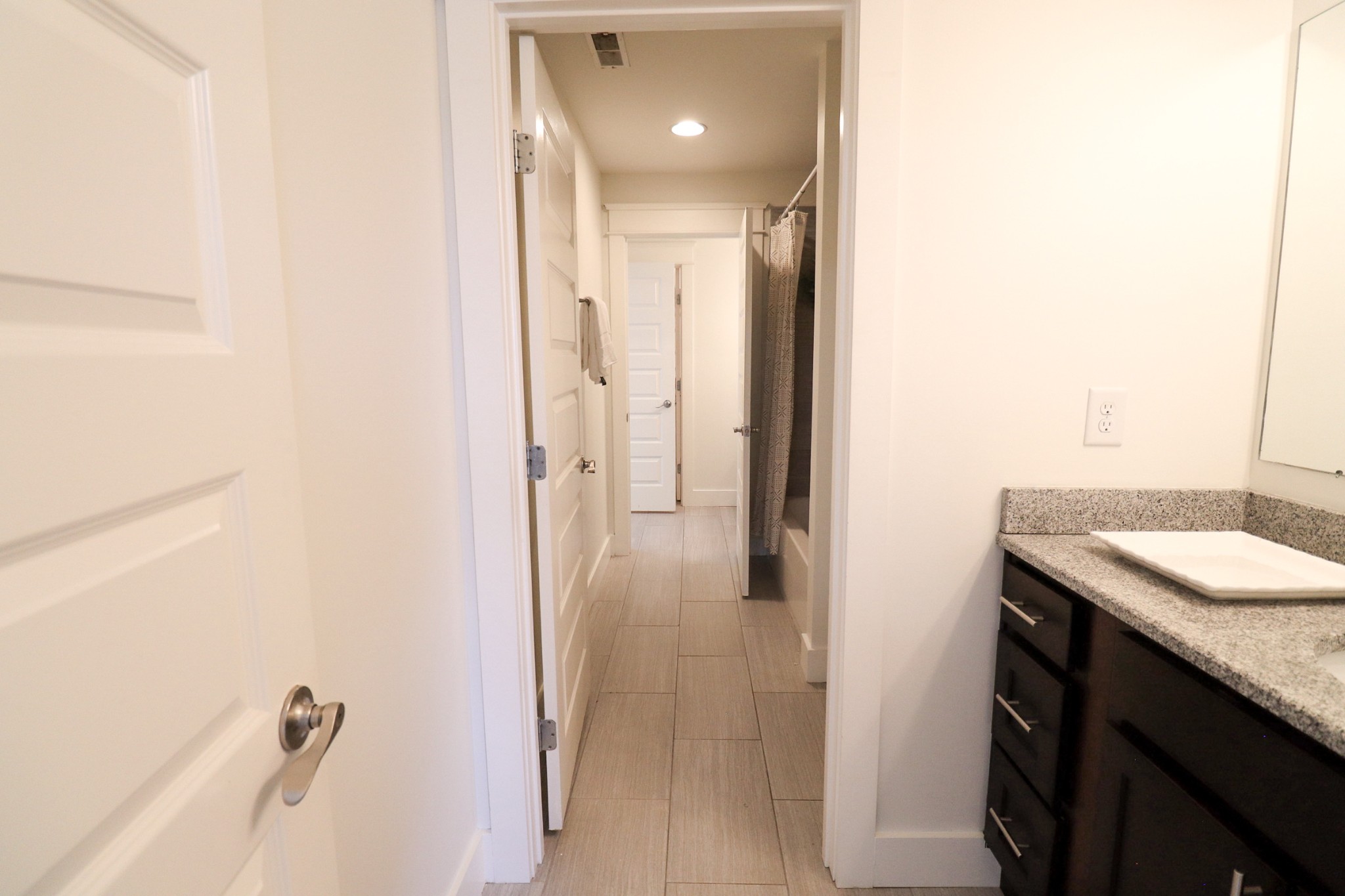 Nashville, Tennessee, 37209, United States, 3 Bedrooms Bedrooms, ,3 BathroomsBathrooms,Residential,For Sale,1837911