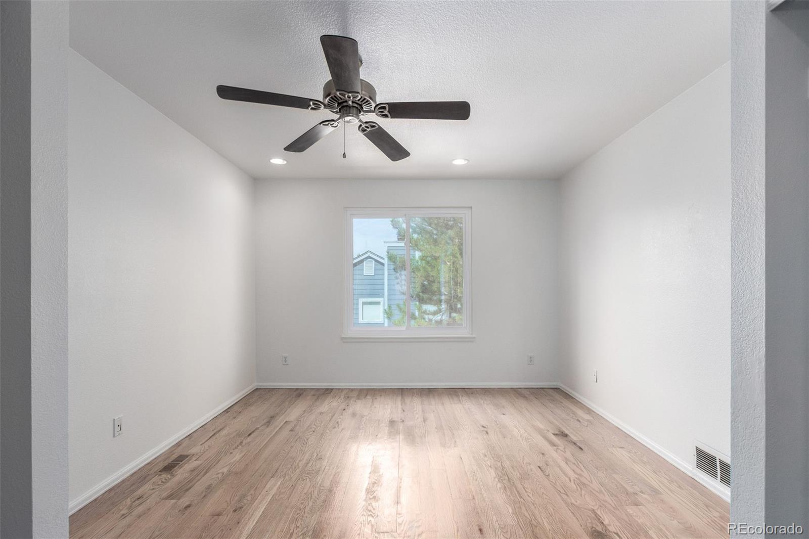 Highlands Ranch, Colorado, 80126, United States, 3 Bedrooms Bedrooms, ,1 BathroomBathrooms,Residential,For Sale,1937755