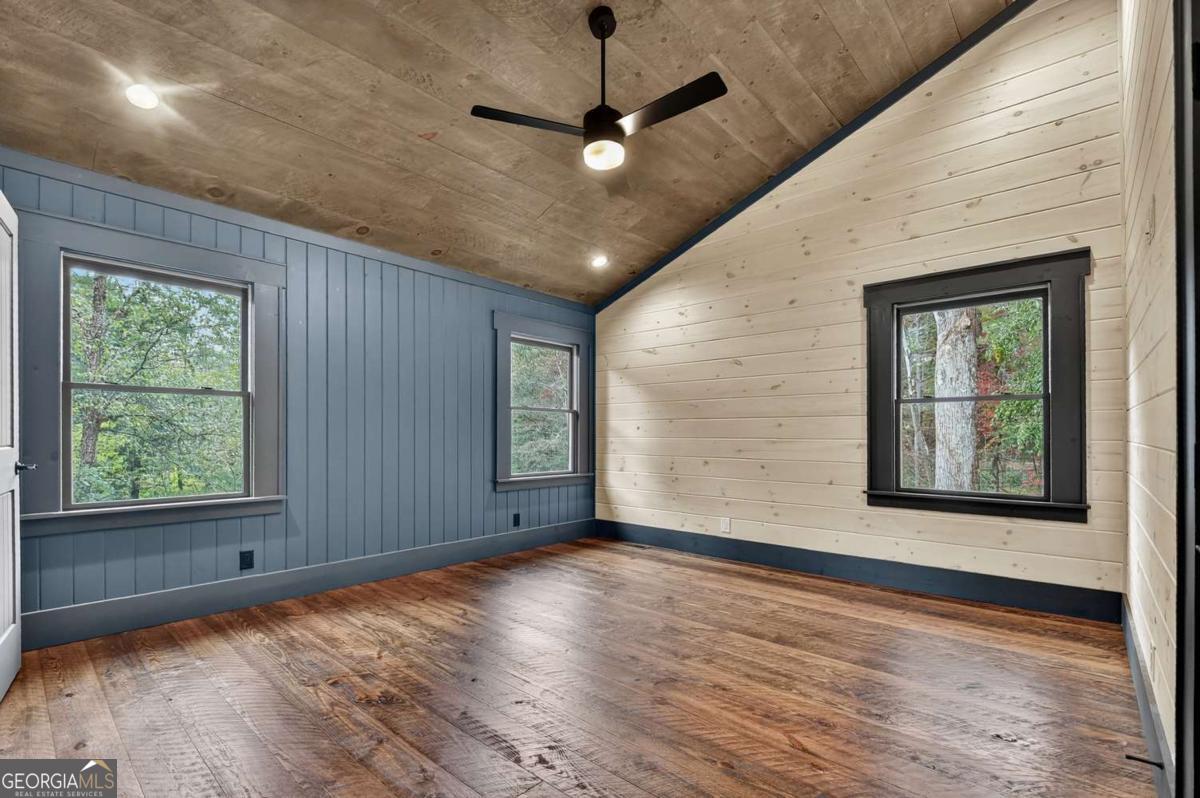 Mineral Bluff, Georgia, 30559, United States, 6 Bedrooms Bedrooms, ,3 BathroomsBathrooms,Residential,For Sale,1989738