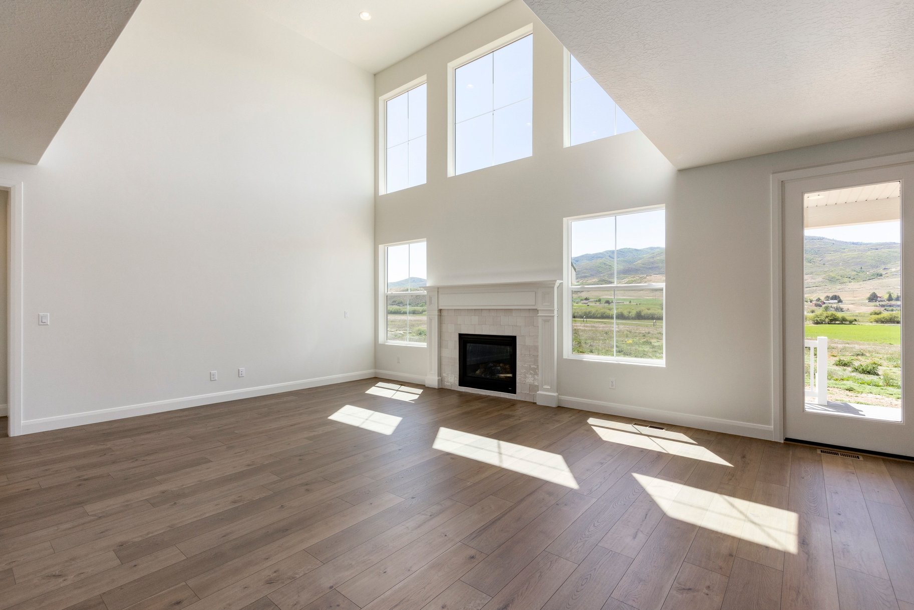  New Construction in Countryside Estates - 物件實景