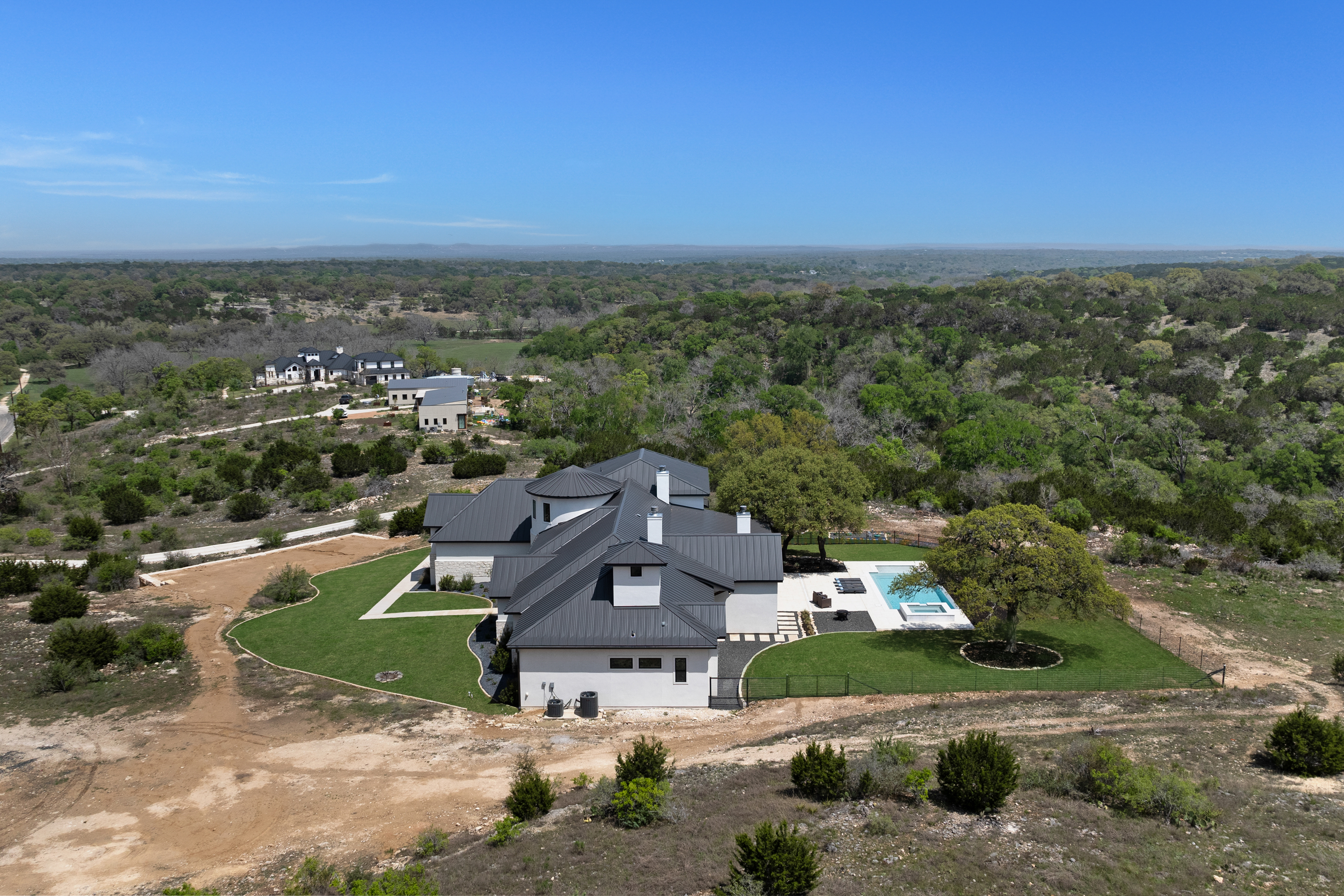  Private 15-Acre Estate with Modern Design and Scenic Hill Country Views - 物件實景