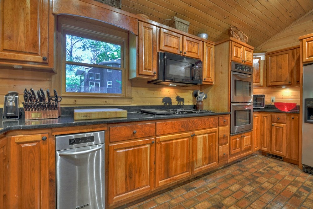 Blue Ridge, Georgia, 30513, United States, 4 Bedrooms Bedrooms, ,3 BathroomsBathrooms,Residential,For Sale,1858921