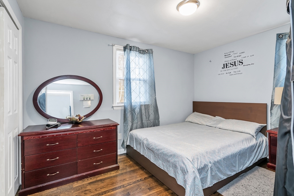 East Bridgewater, Massachusetts, 02333, United States, 3 Bedrooms Bedrooms, ,2 BathroomsBathrooms,Residential,For Sale,2009989