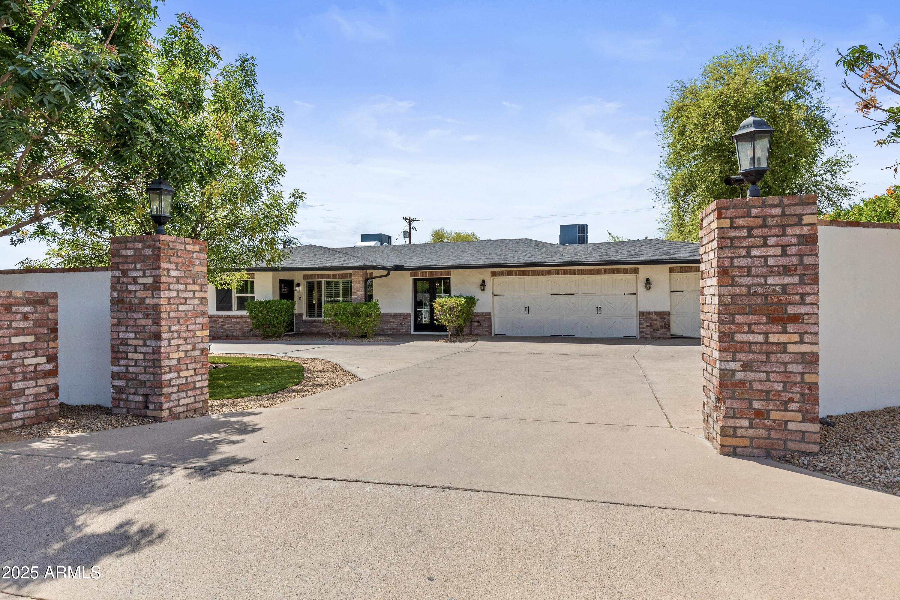 Phoenix, Arizona, 85018, United States, 6 Bedrooms Bedrooms, ,4 BathroomsBathrooms,Residential,For Sale,2002076