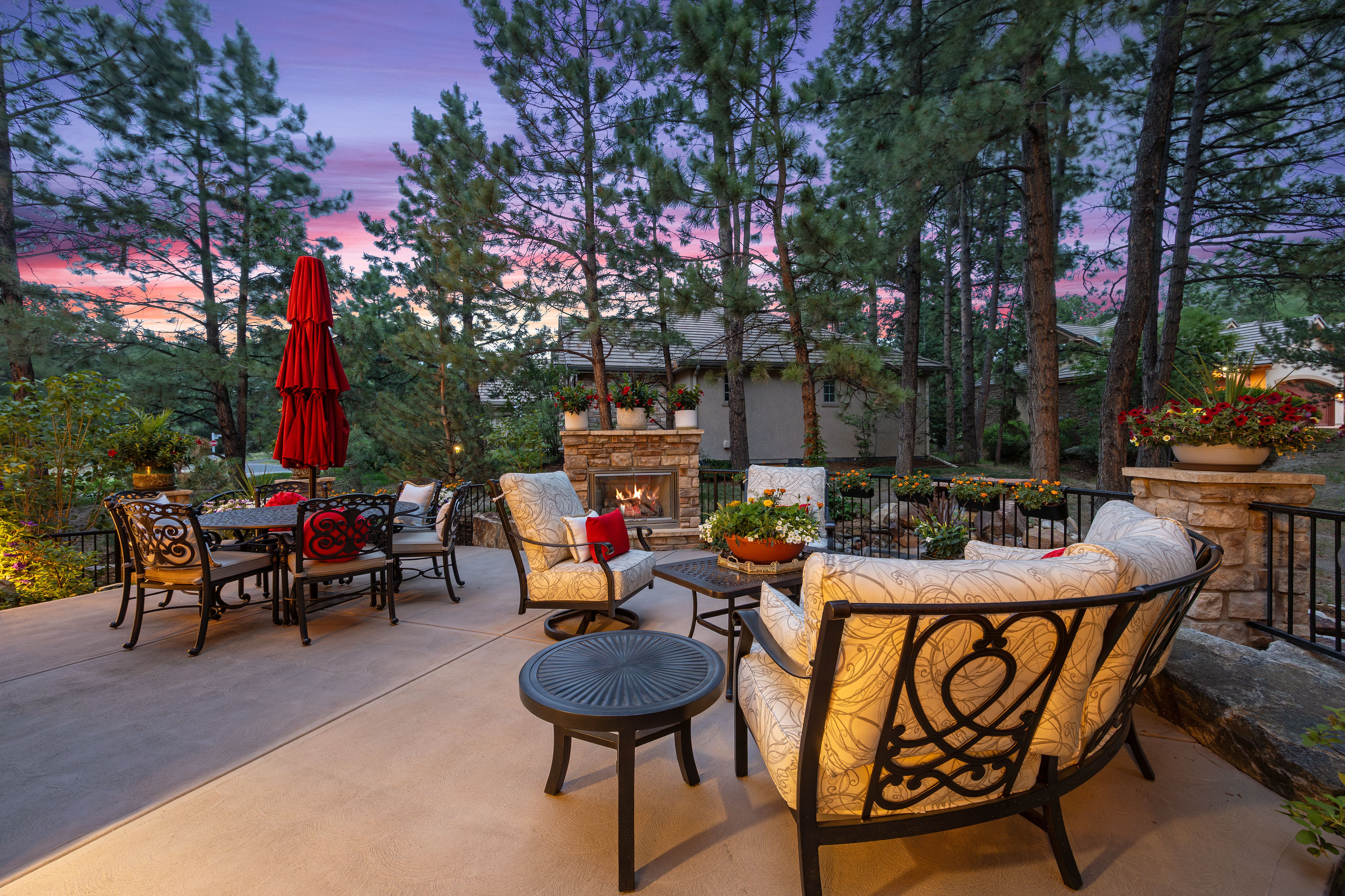  Luxury, No-Maintenance Living with Main-Floor Primary in Castle Pines Village - 物件實景