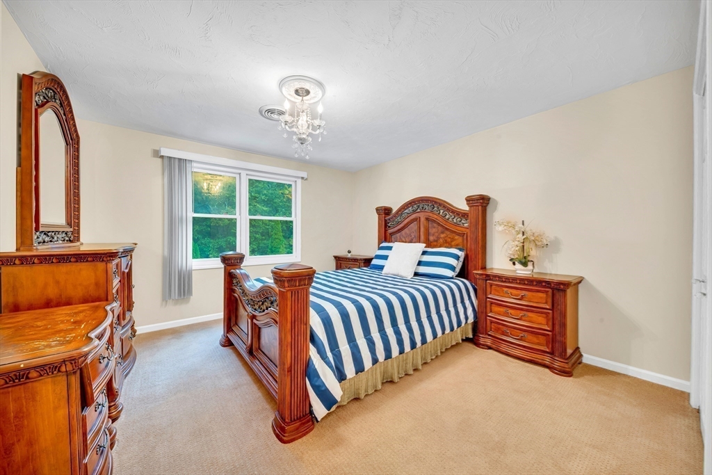 Mansfield, Massachusetts, 02048, United States, 4 Bedrooms Bedrooms, ,3 BathroomsBathrooms,Residential,For Sale,2001222