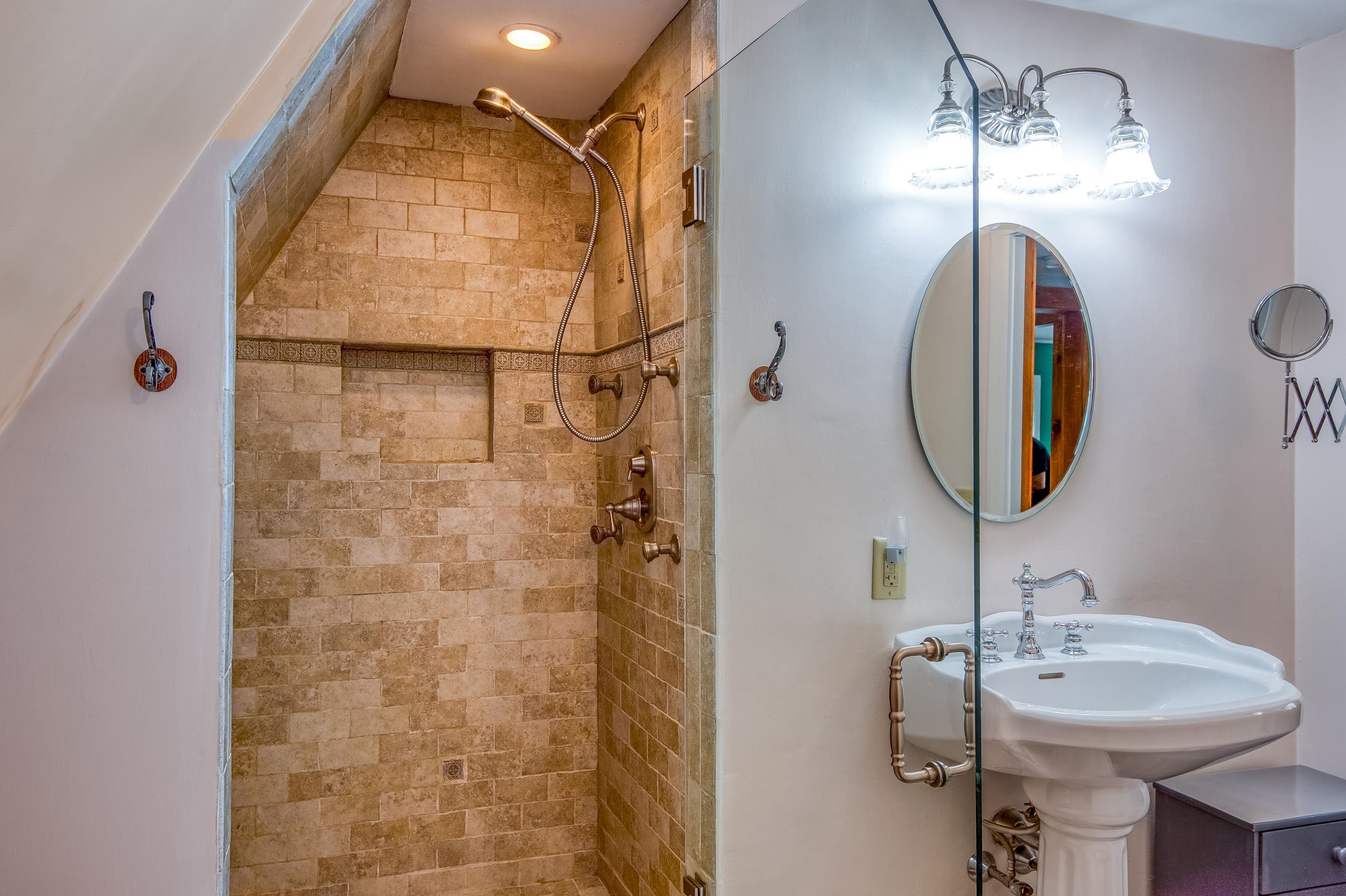 Eaton, New Hampshire, 03832, United States, 3 Bedrooms Bedrooms, ,1 BathroomBathrooms,Residential,For Sale,1989468