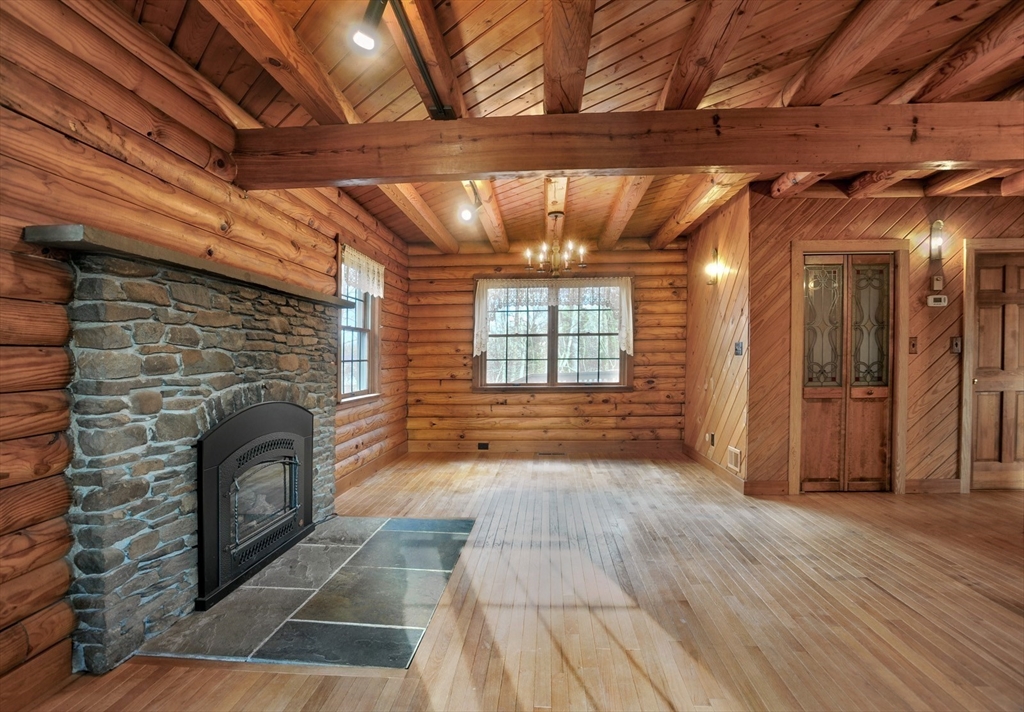 Hanson, Massachusetts, 02341, United States, 4 Bedrooms Bedrooms, ,2 BathroomsBathrooms,Residential,For Sale,2000773