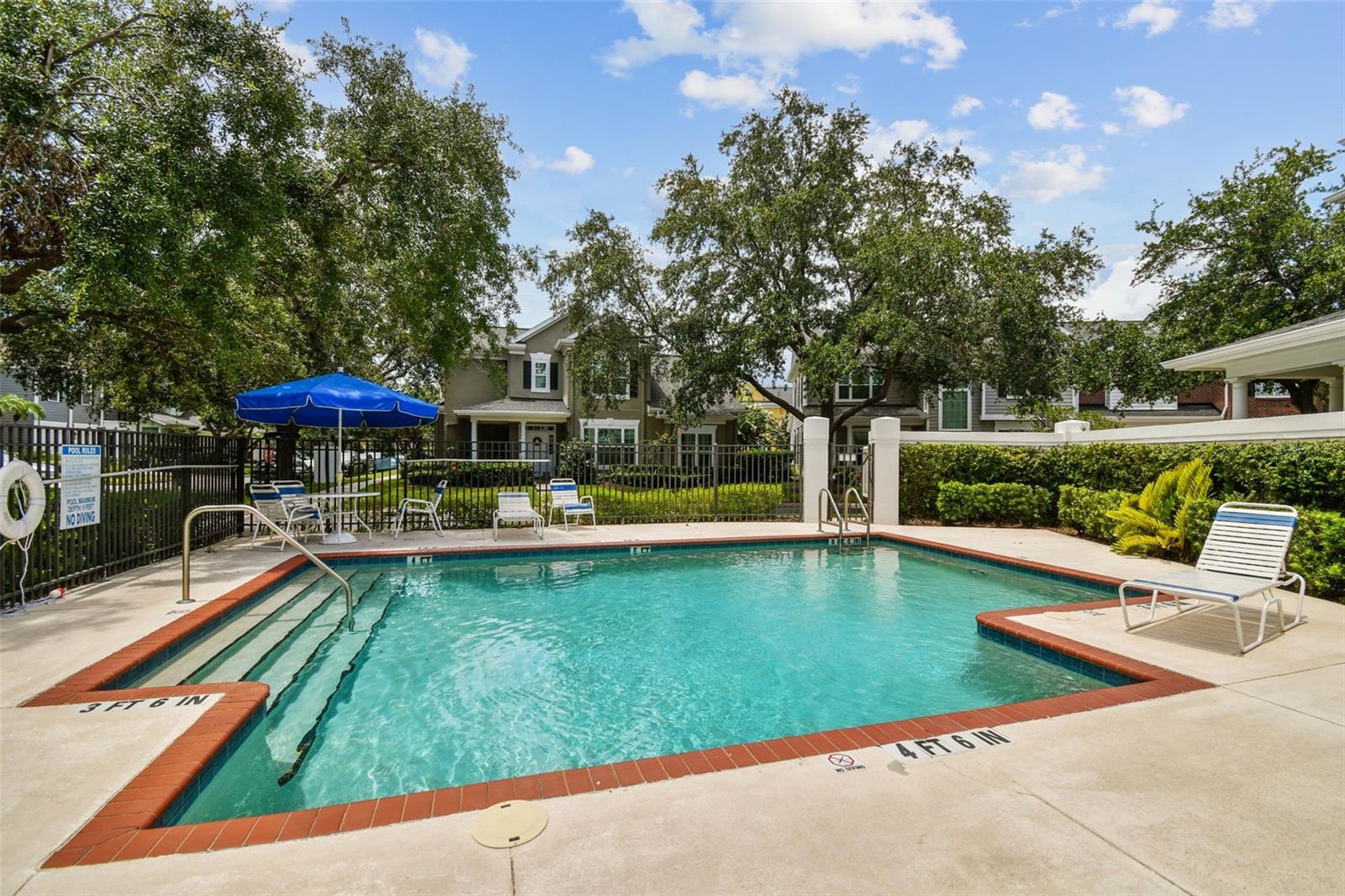 Tampa, Florida, 33602, United States, 4 Bedrooms Bedrooms, ,4 BathroomsBathrooms,Residential,For Sale,1976189