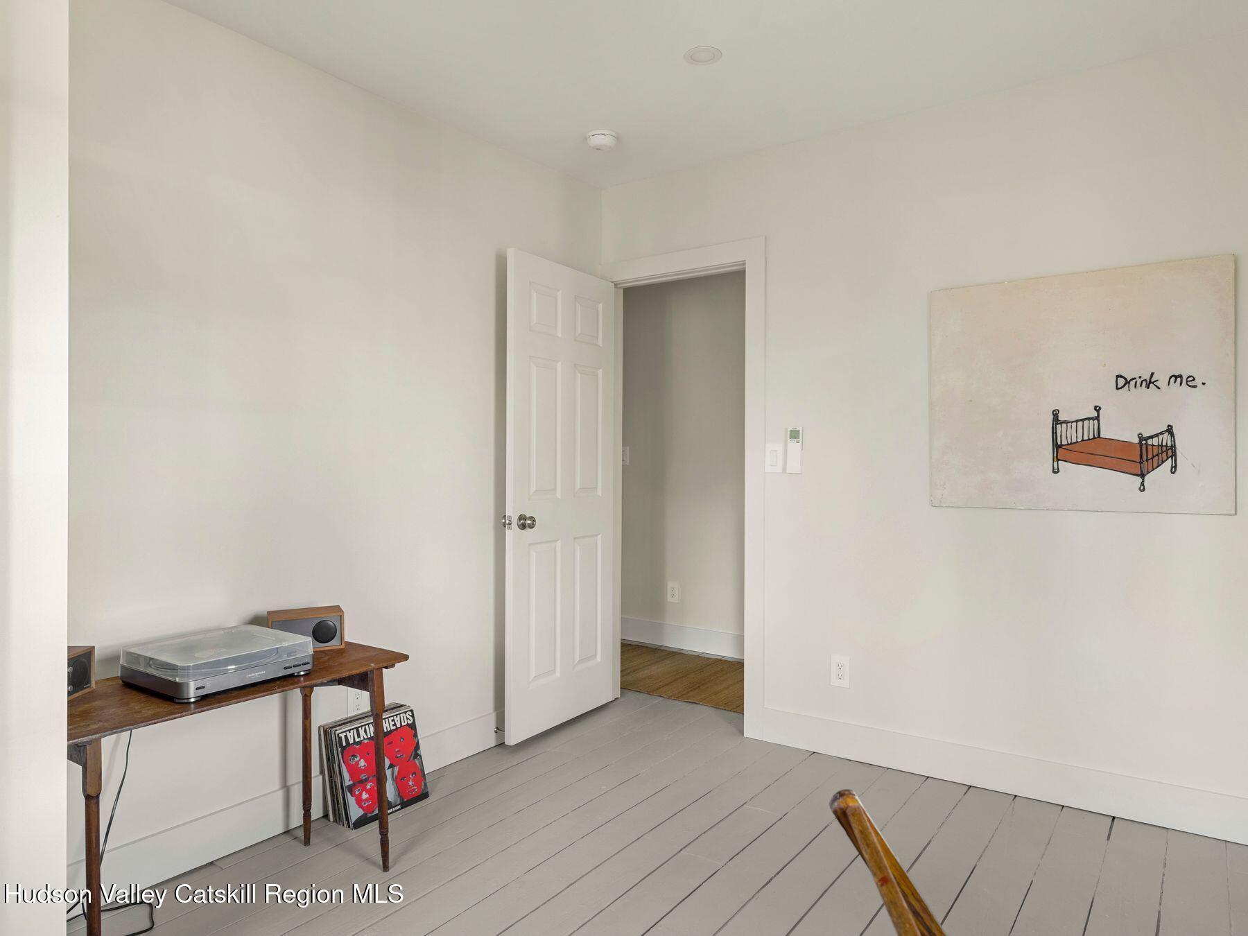 Rosendale, New York, 12472, United States, 3 Bedrooms Bedrooms, ,3 BathroomsBathrooms,Residential,For Sale,1998107