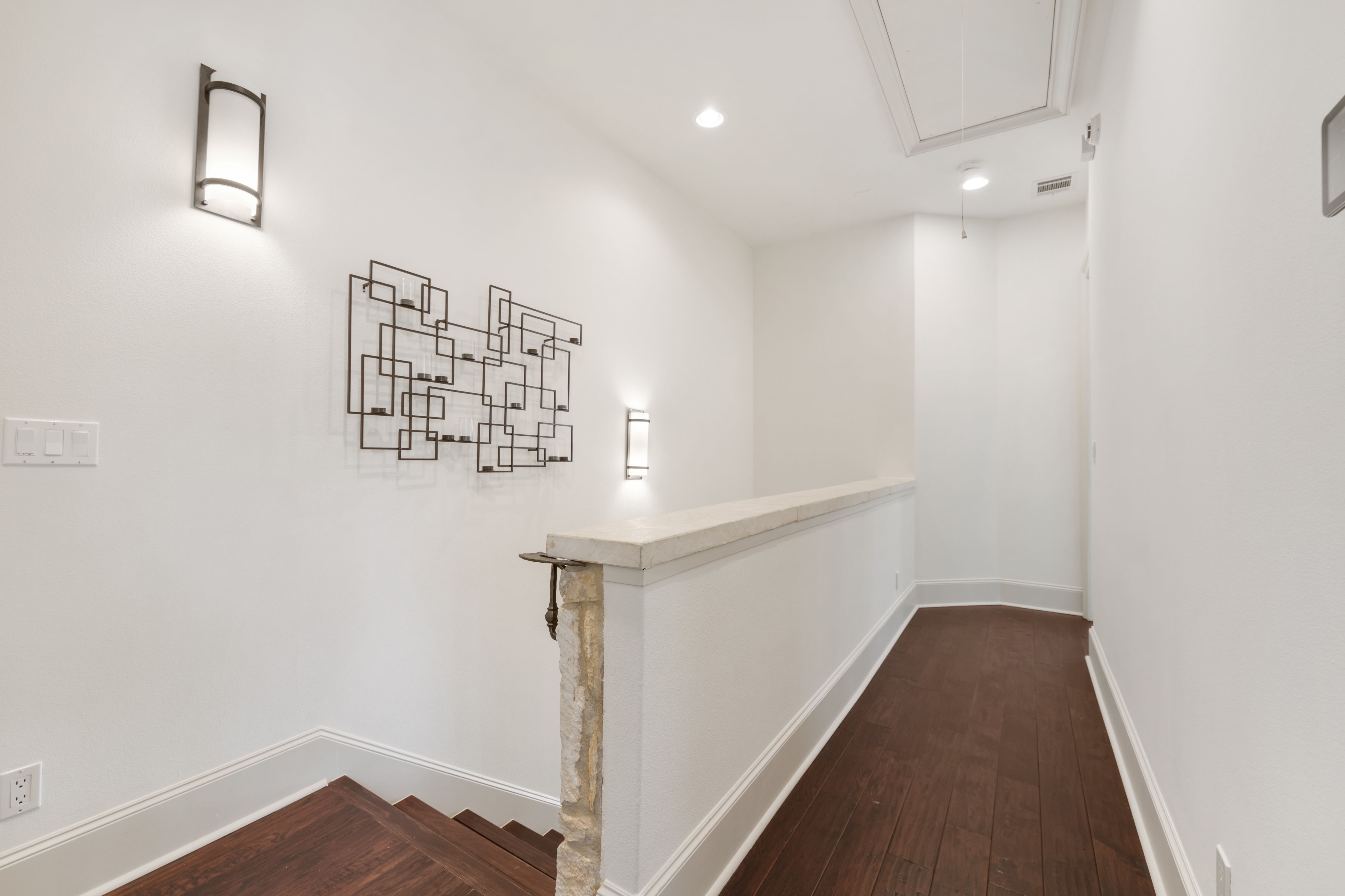  Refined Barton Hills Living  Private Garage  Exceptional 78704 Location - 物件實景