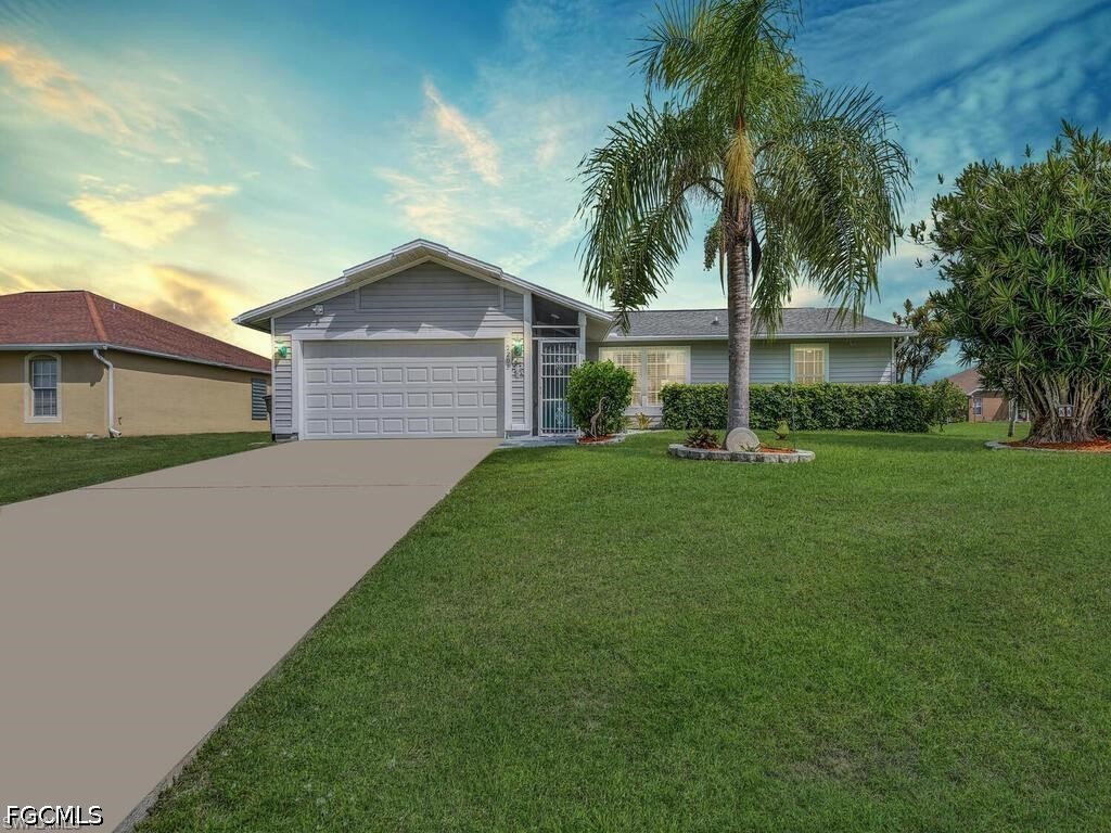 15th St, Cape Coral, FL 33993