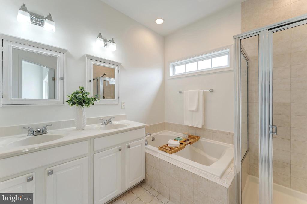 Brambleton, Virginia, 20148, United States, 3 Bedrooms Bedrooms, ,4 BathroomsBathrooms,Residential,For Sale,1916564