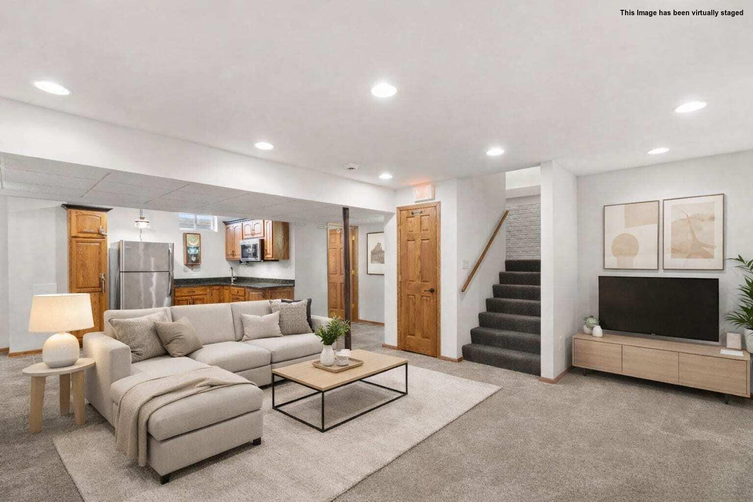 Oak Creek, Wisconsin, 53154, United States, 4 Bedrooms Bedrooms, ,4 BathroomsBathrooms,Residential,For Sale,2007520