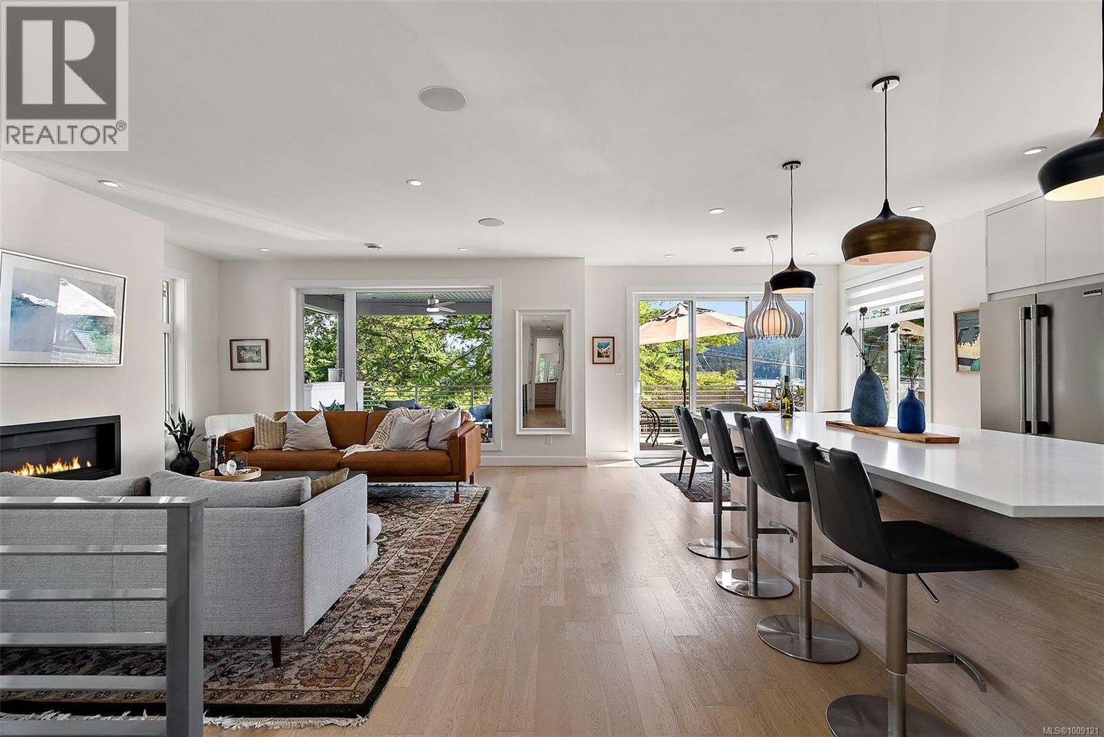 CENTRAL SAANICH, British Columbia, V8M 2G2, CA, 3 Bedrooms Bedrooms, ,4 BathroomsBathrooms,Residential,For Sale,1907005