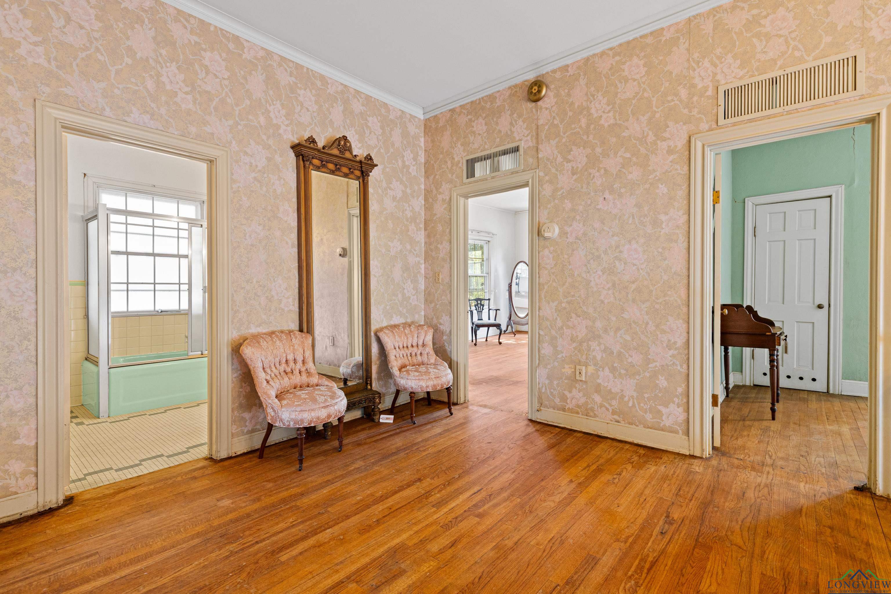 Jefferson, Texas, 75657, United States, 5 Bedrooms Bedrooms, ,5 BathroomsBathrooms,Residential,For Sale,1978271