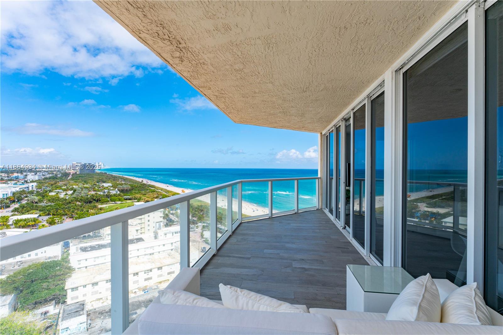 Miami Beach, Florida, 33141, United States, 2 Bedrooms Bedrooms, ,2 BathroomsBathrooms,Residential,For Sale,1927404
